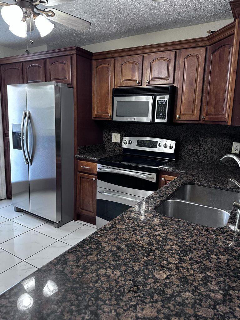 INVERRARY COUNTRY CLUB - Residential Lease