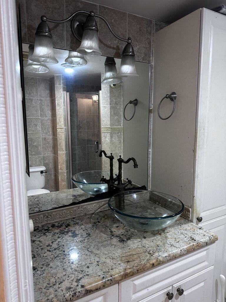 INVERRARY COUNTRY CLUB - Residential Lease