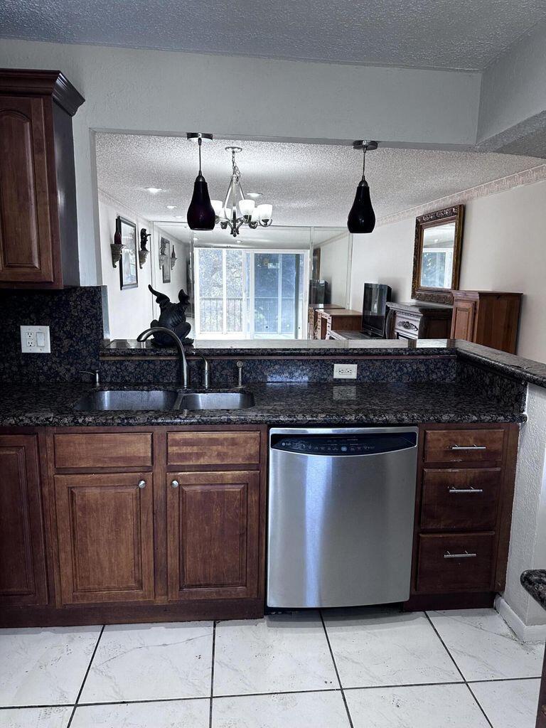 INVERRARY COUNTRY CLUB - Residential Lease