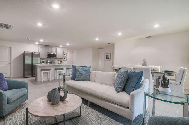 VERO LAKE ESTATES UNIT Q - Residential