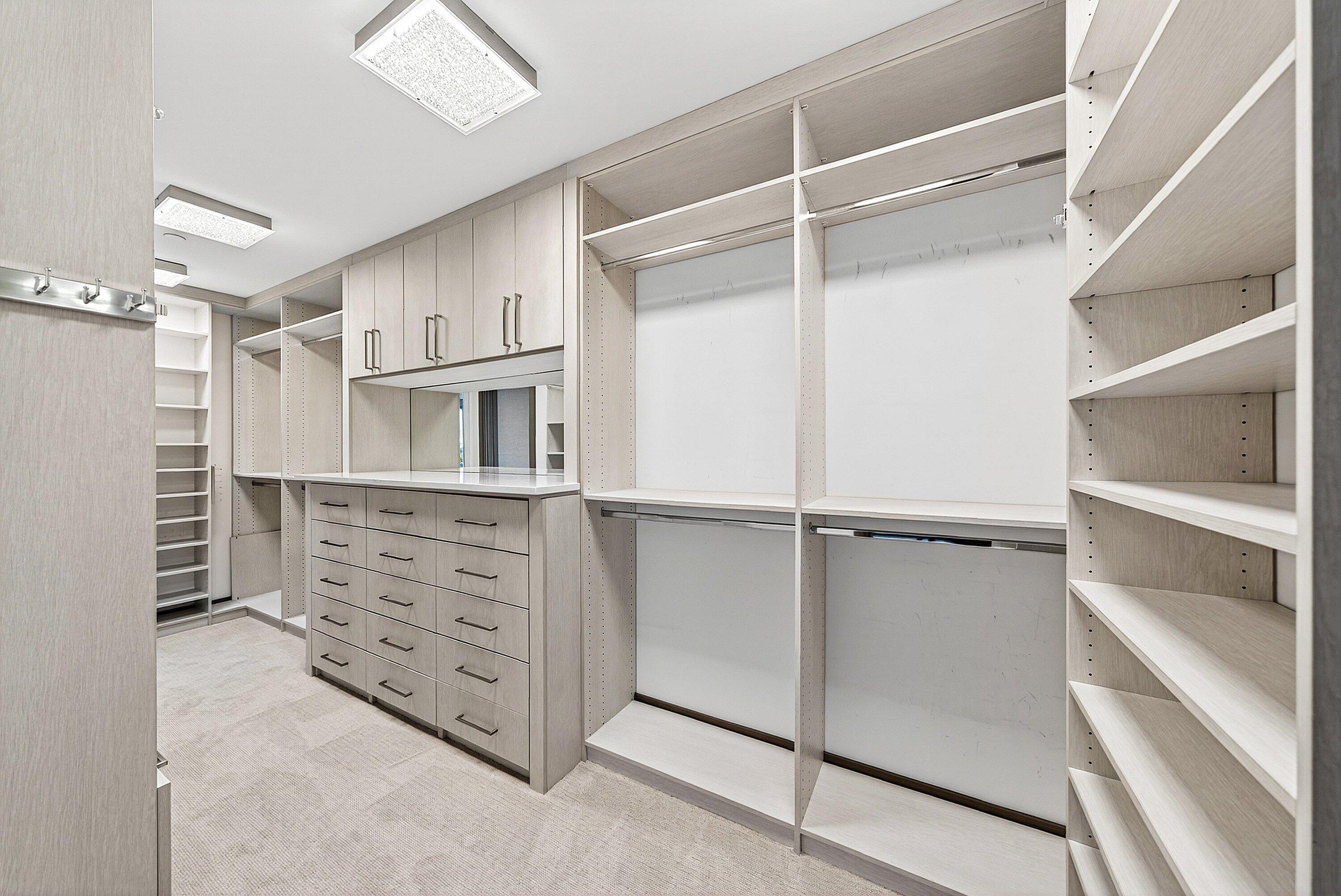 SEAGATE YACHT CLUB - Residential