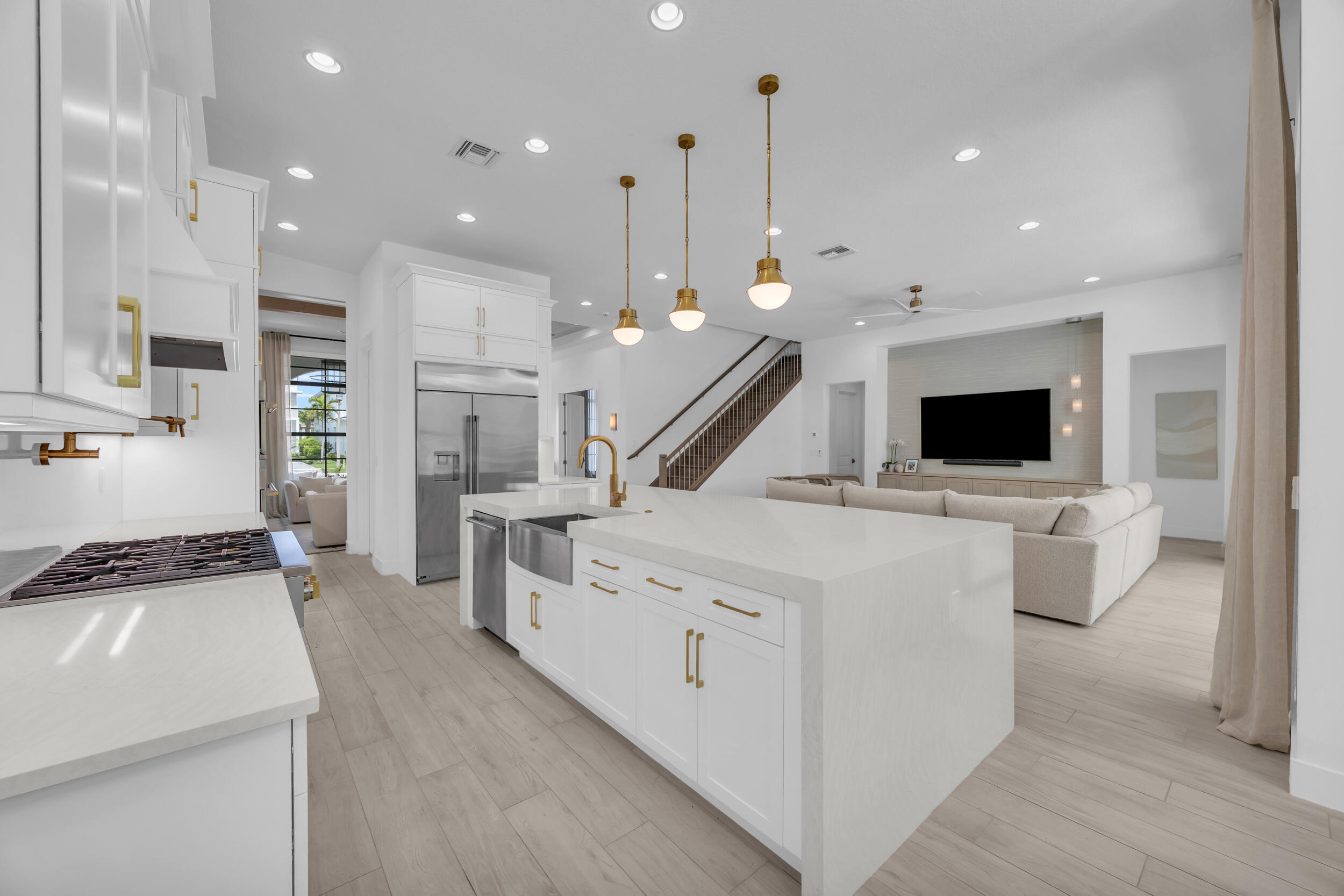 ALTON NEIGHBORHOOD - Residential