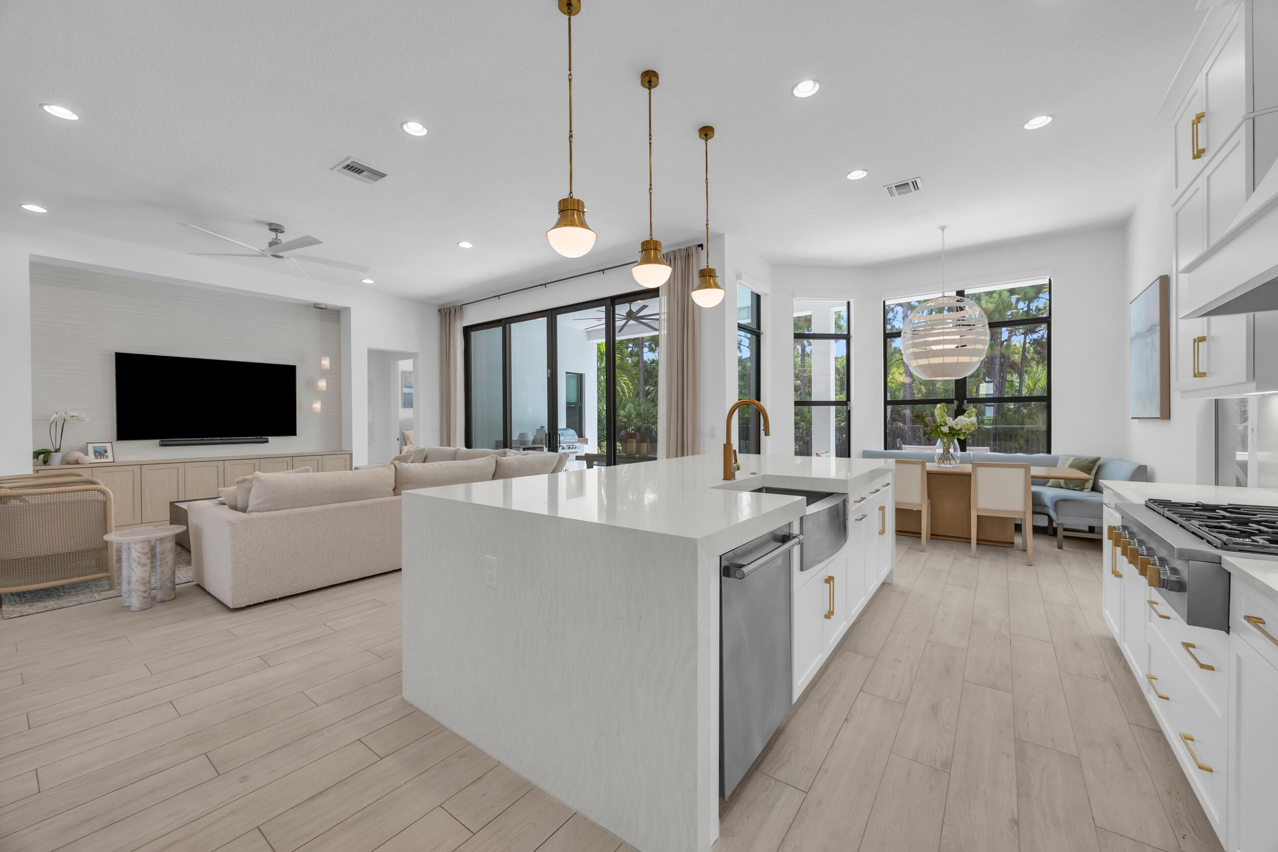 ALTON NEIGHBORHOOD - Residential