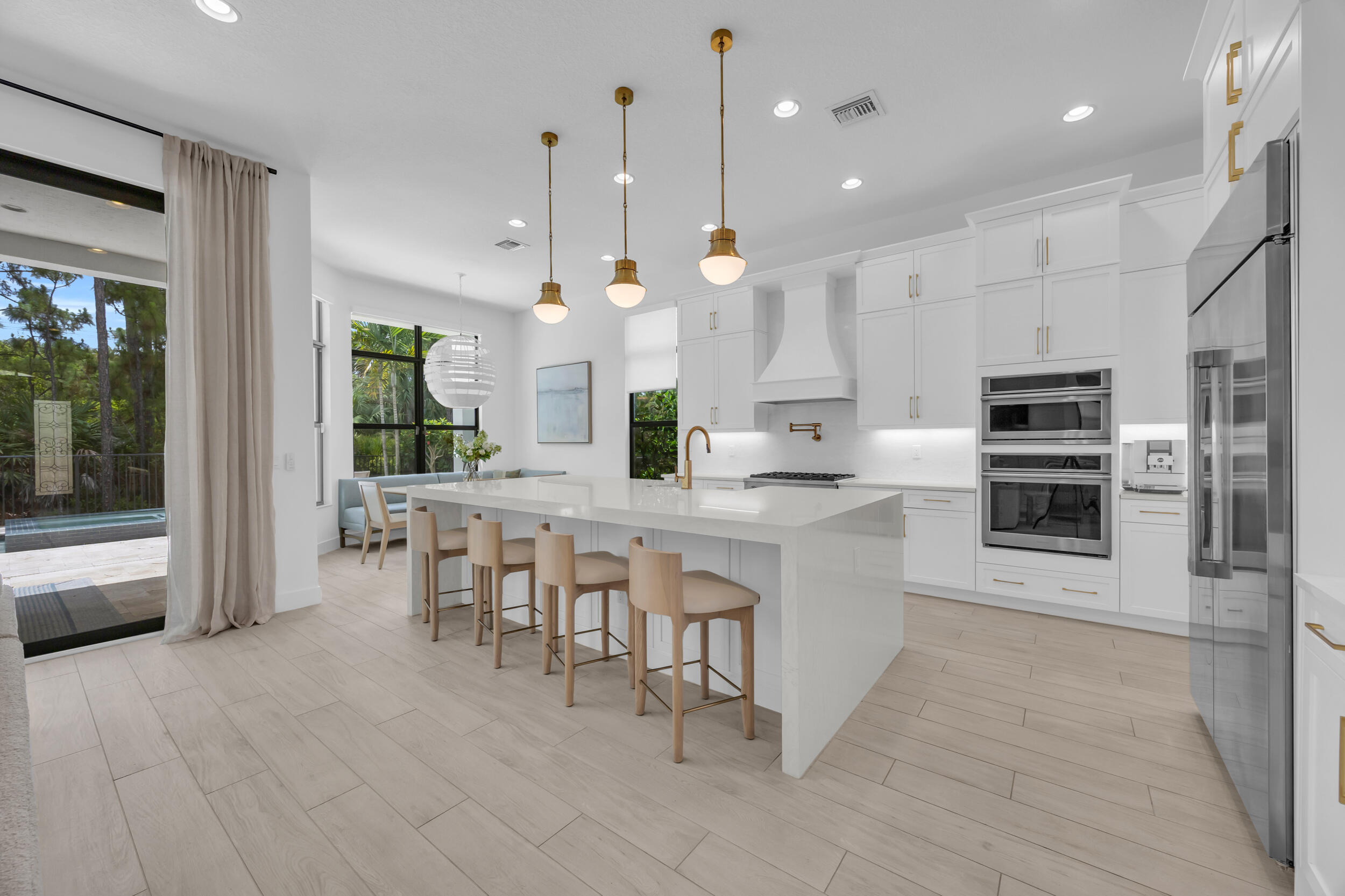 ALTON NEIGHBORHOOD - Residential