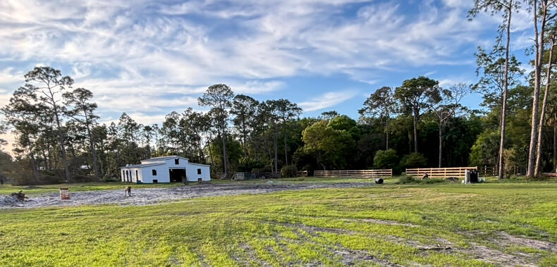 COUNTRY HILLS ESTATES - Residential