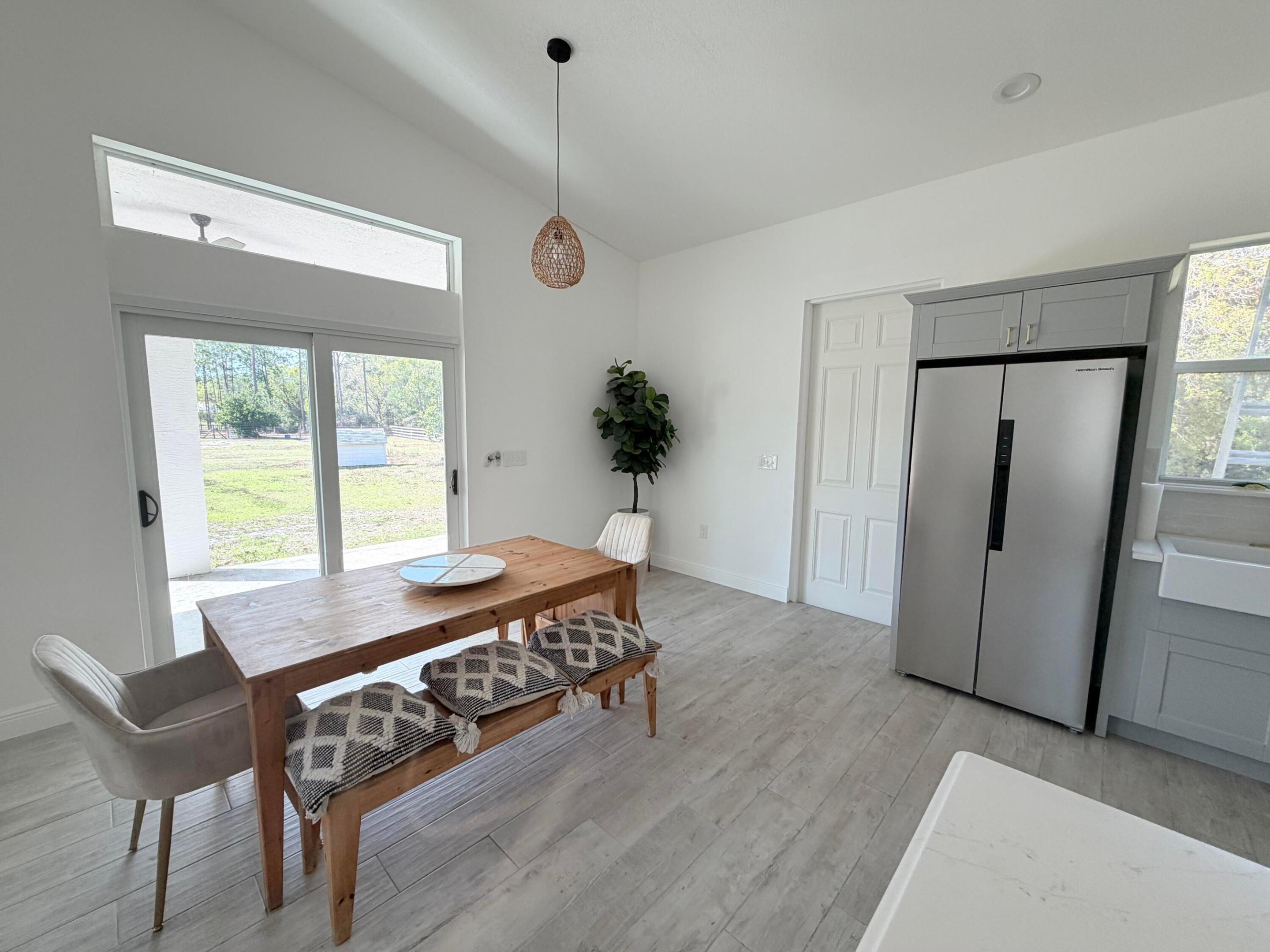 COUNTRY HILLS ESTATES - Residential