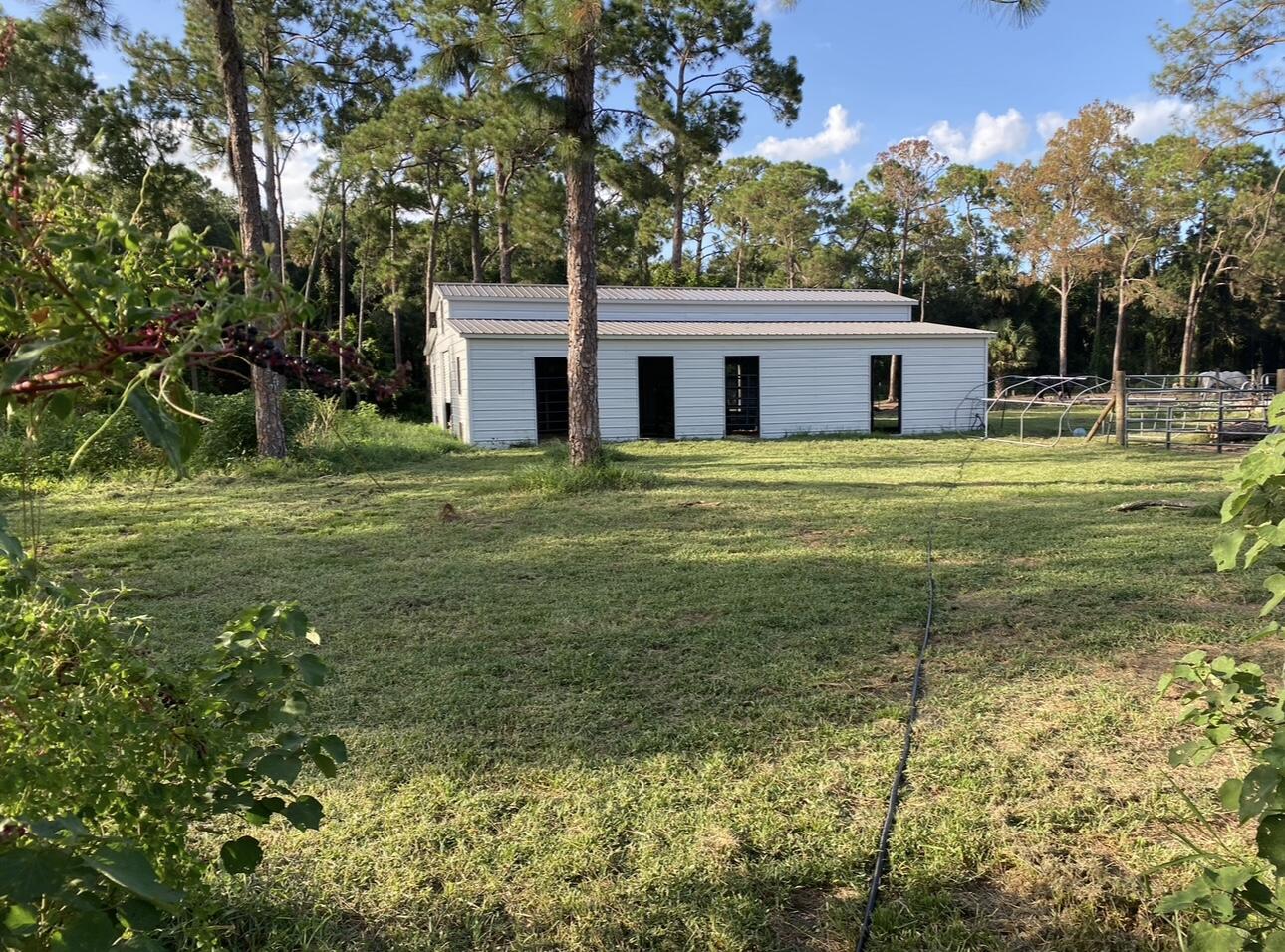 COUNTRY HILLS ESTATES - Residential