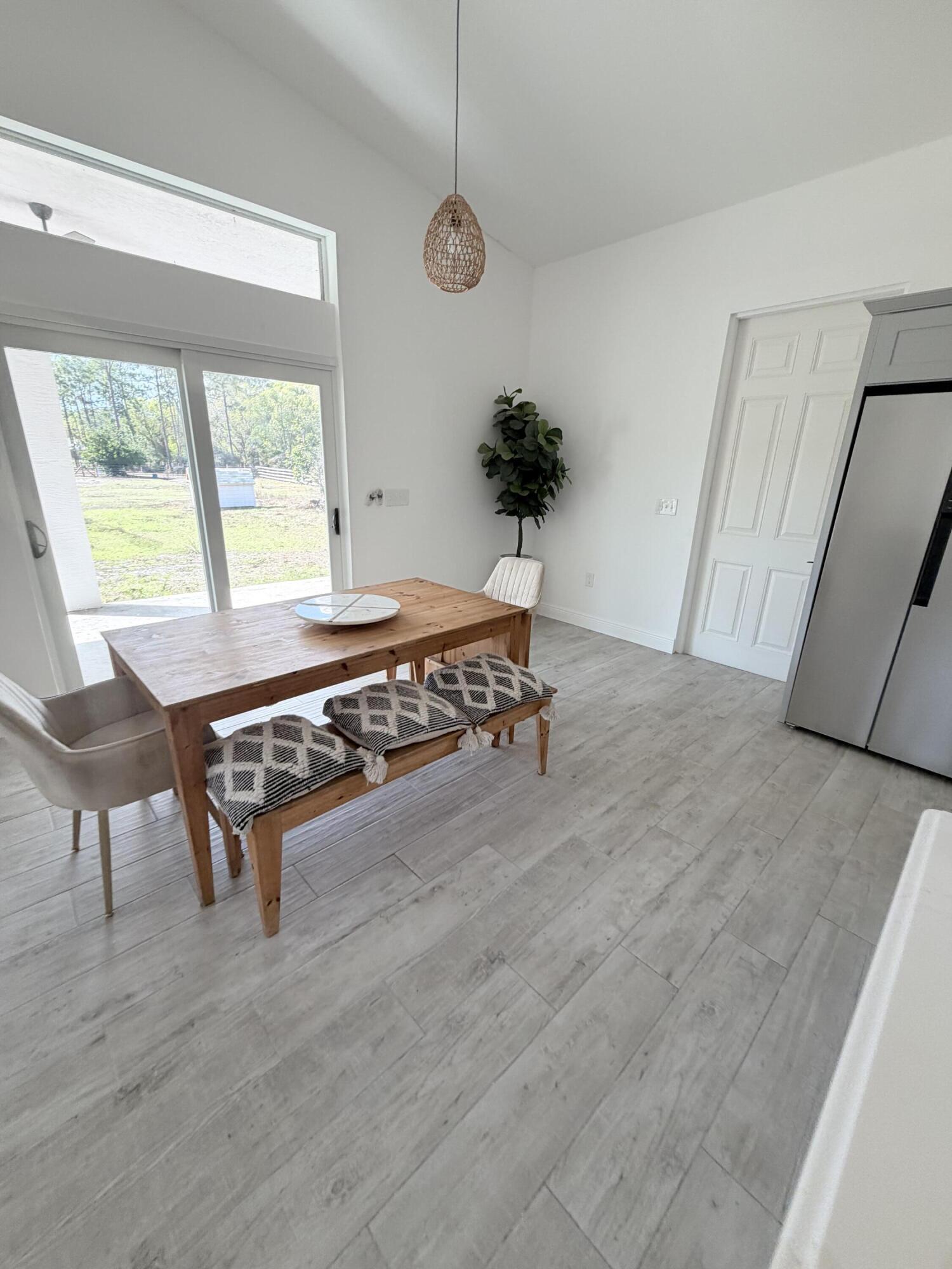 COUNTRY HILLS ESTATES - Residential