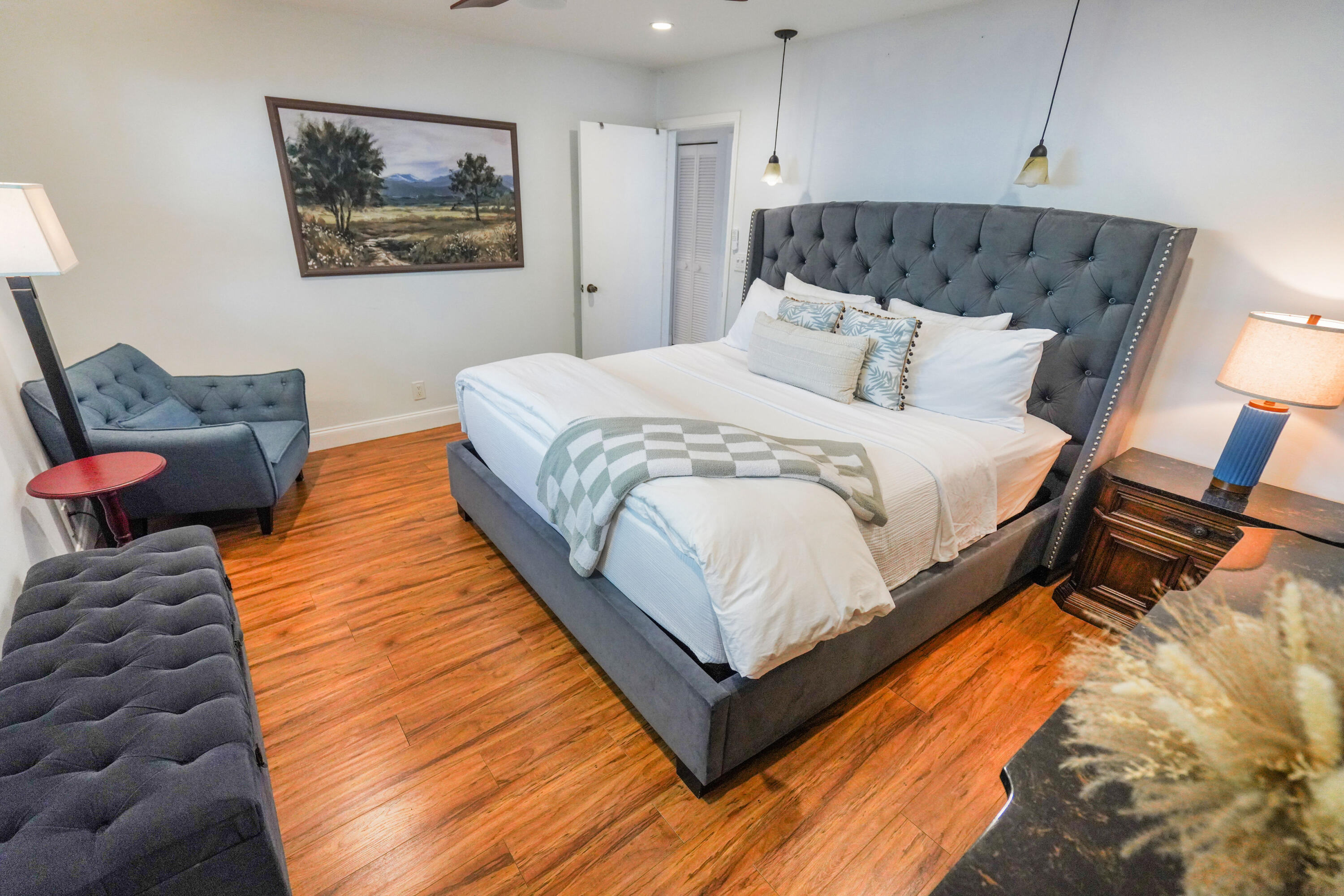 CRYSTAL HEIGHTS - Residential