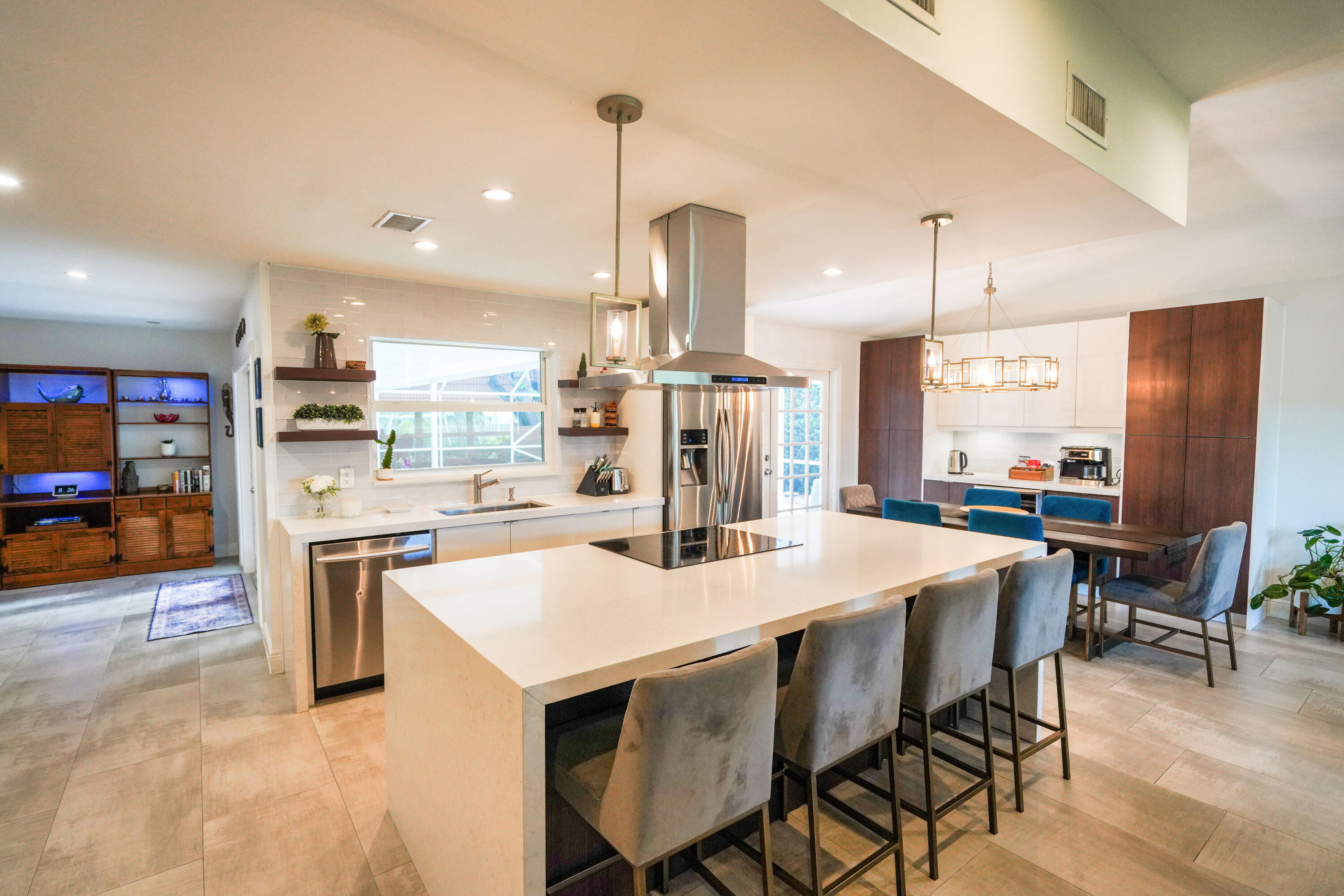 CRYSTAL HEIGHTS - Residential