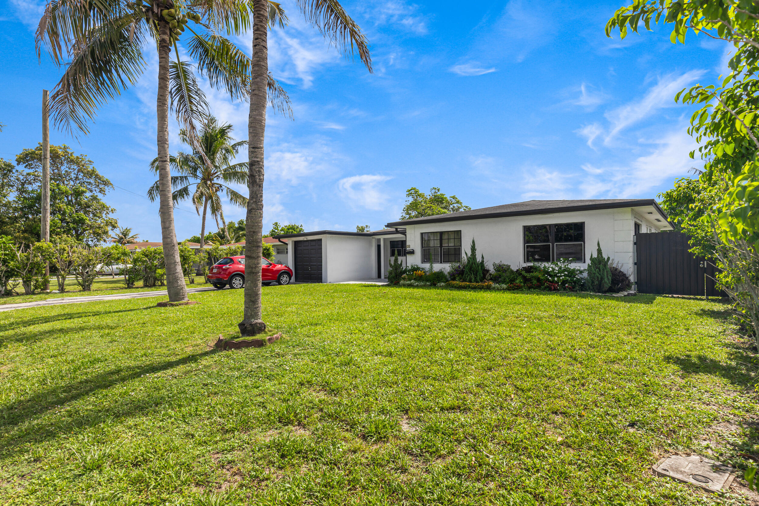 WESTGATE LAKE MANORS - Residential
