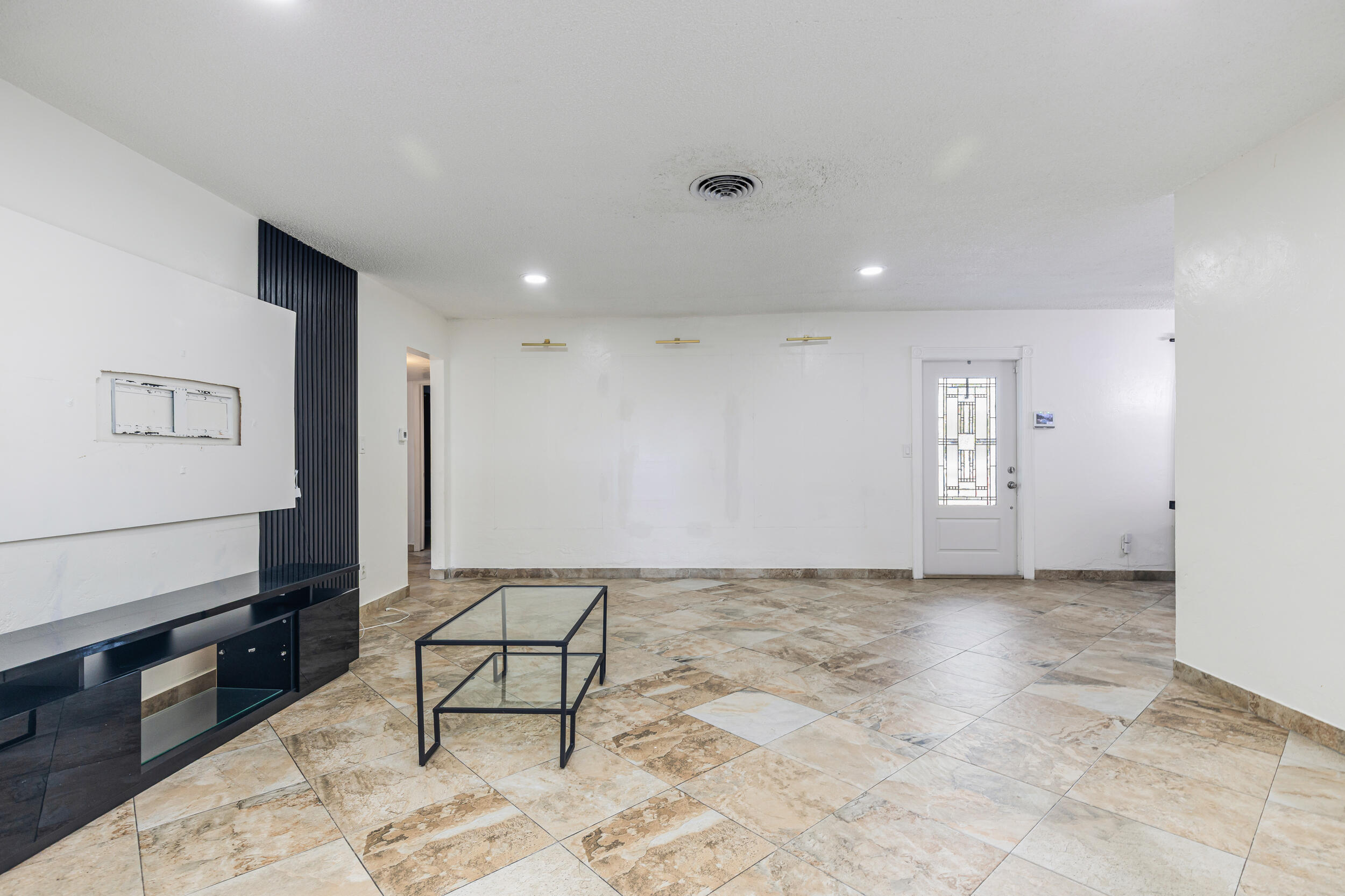 WESTGATE LAKE MANORS - Residential