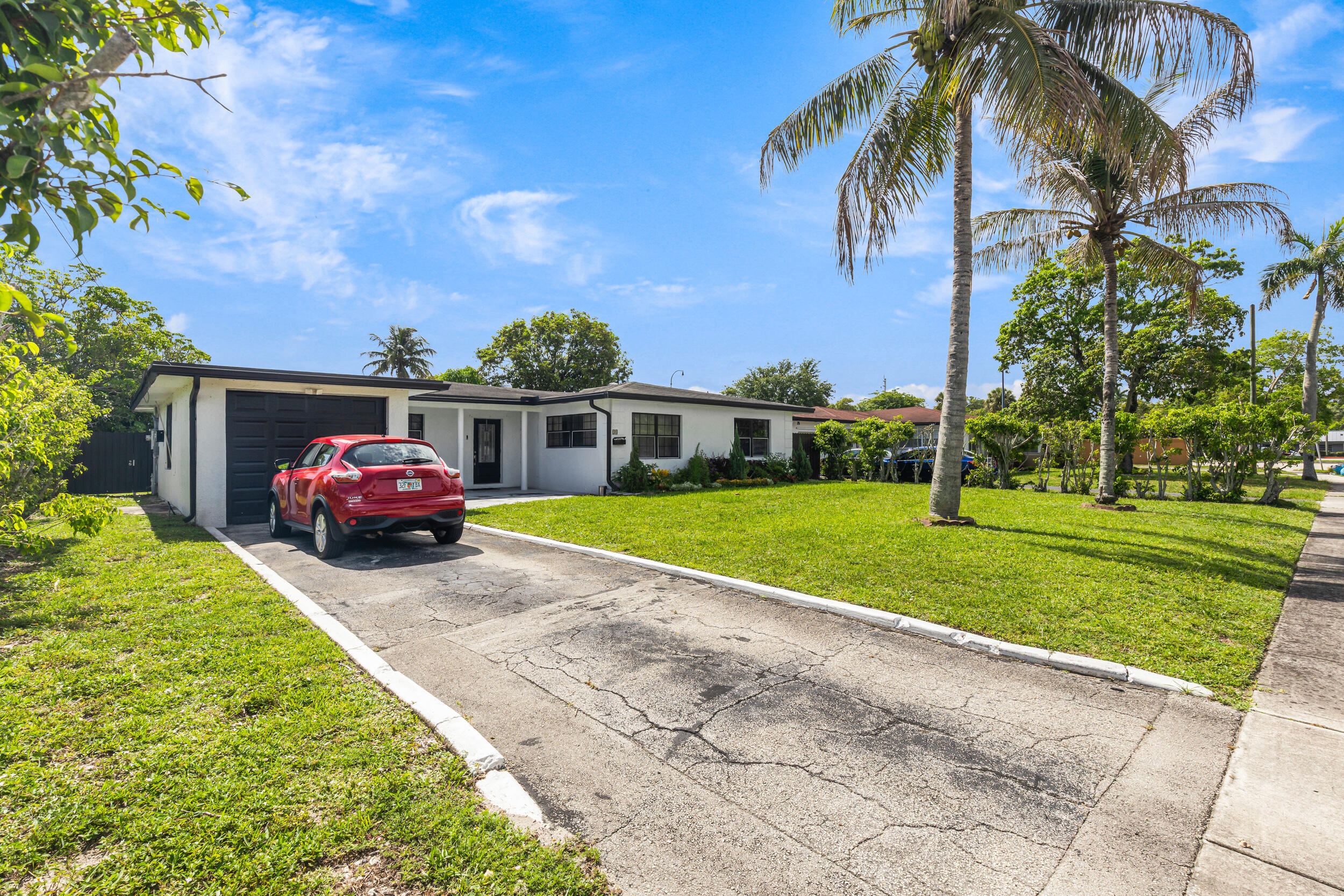 WESTGATE LAKE MANORS - Residential