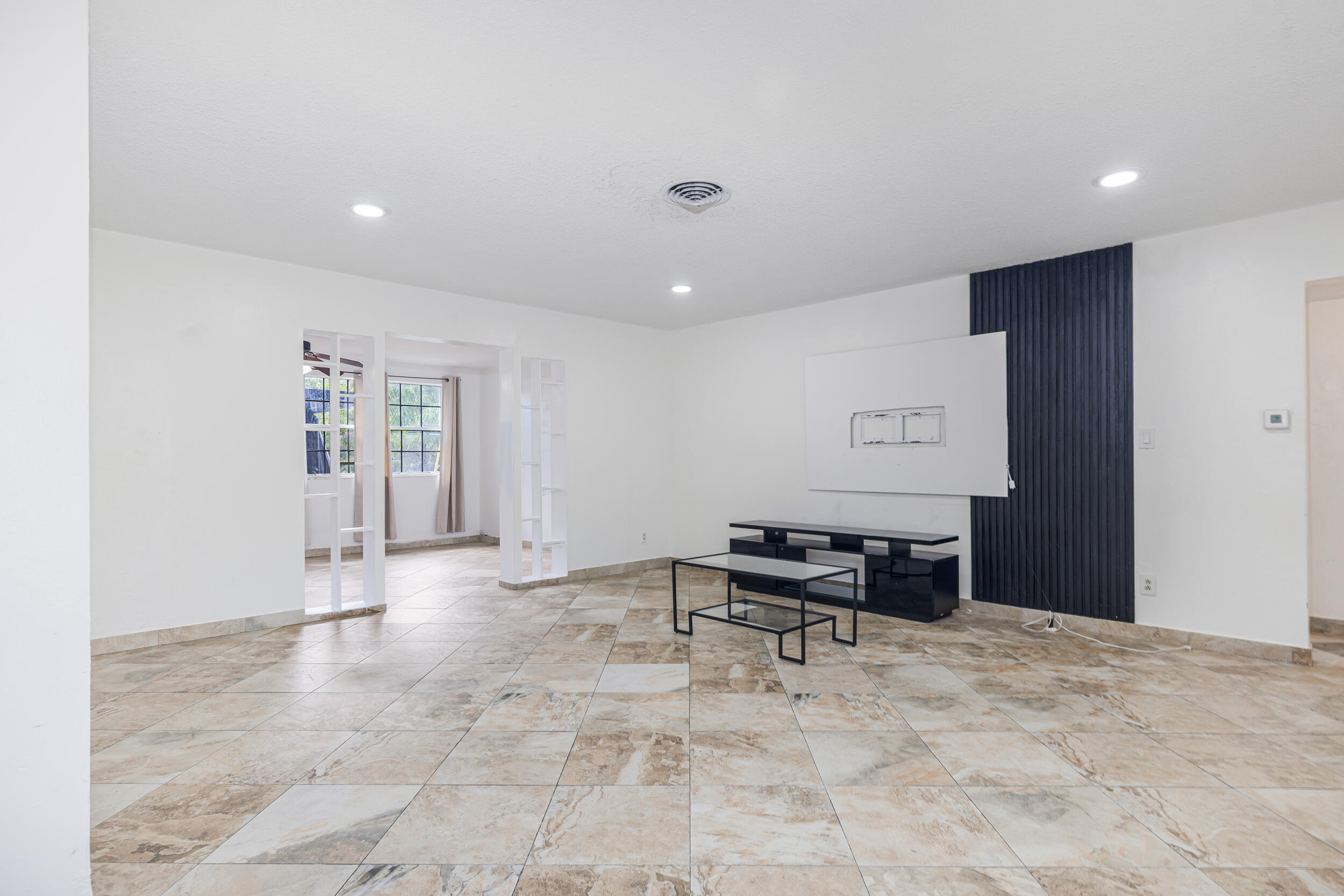 WESTGATE LAKE MANORS - Residential
