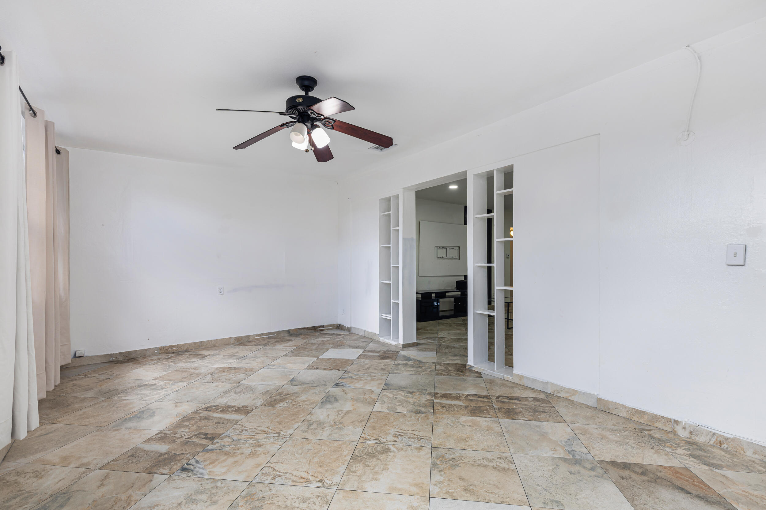 WESTGATE LAKE MANORS - Residential