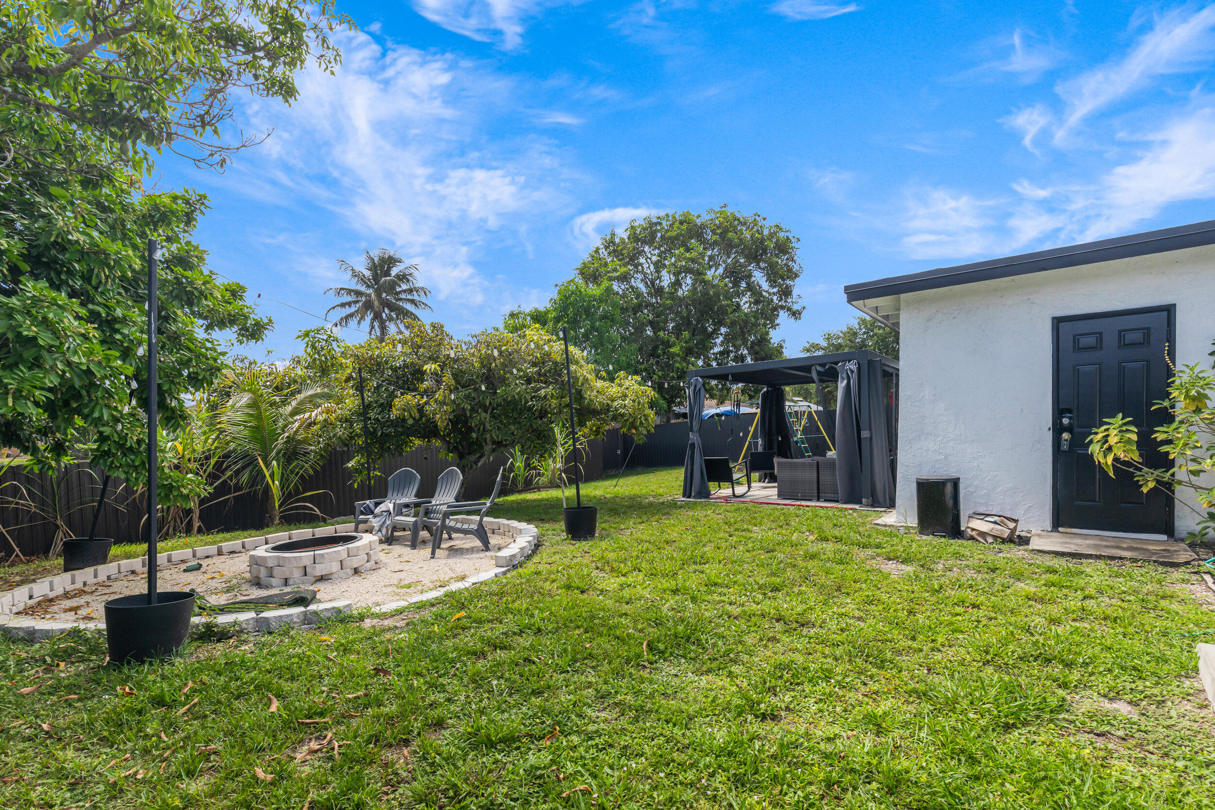 WESTGATE LAKE MANORS - Residential