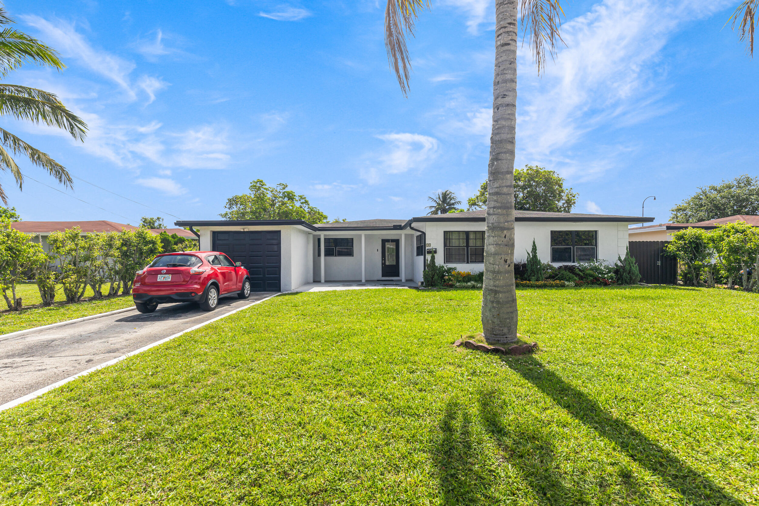 WESTGATE LAKE MANORS - Residential