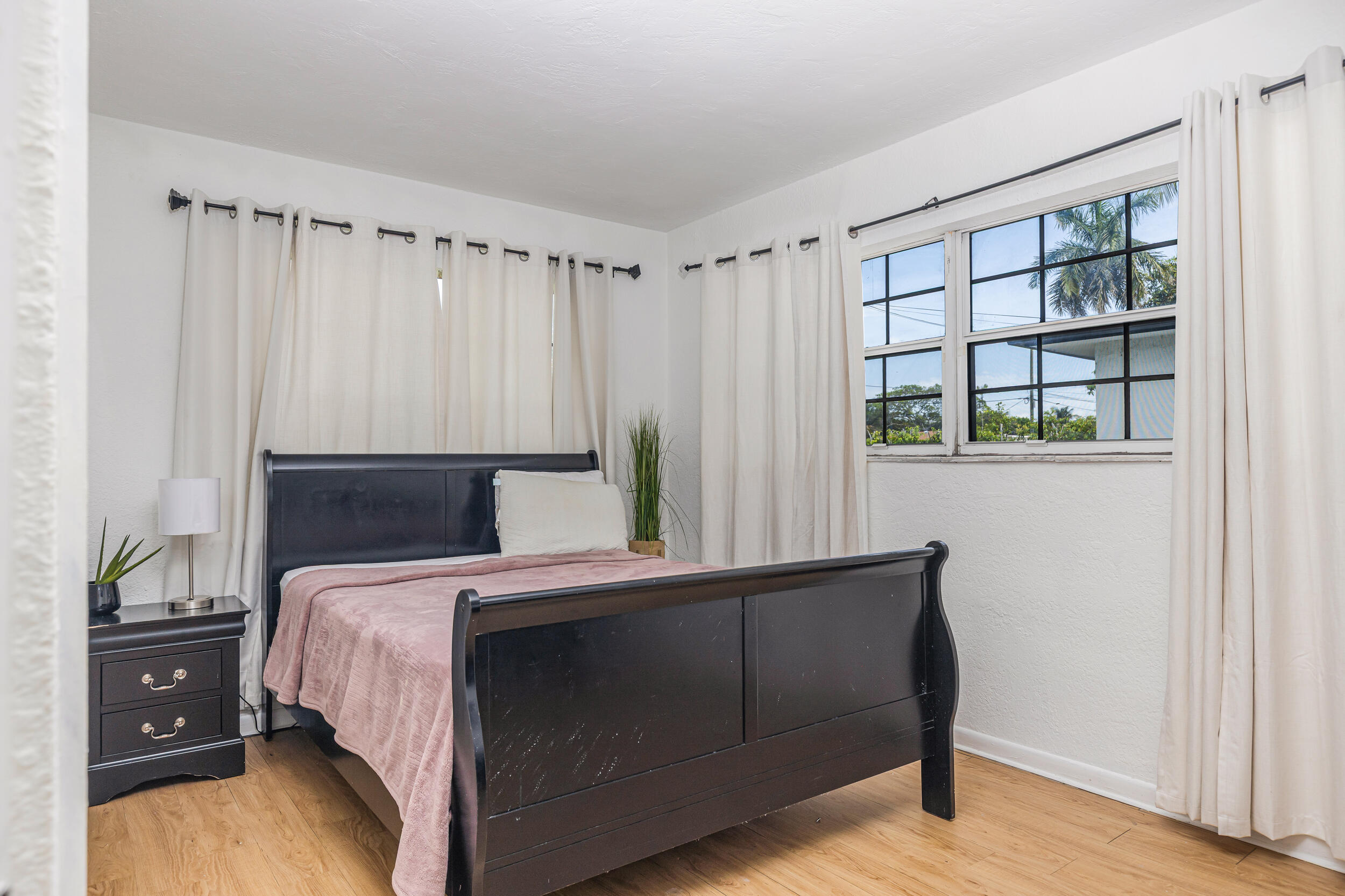 WESTGATE LAKE MANORS - Residential