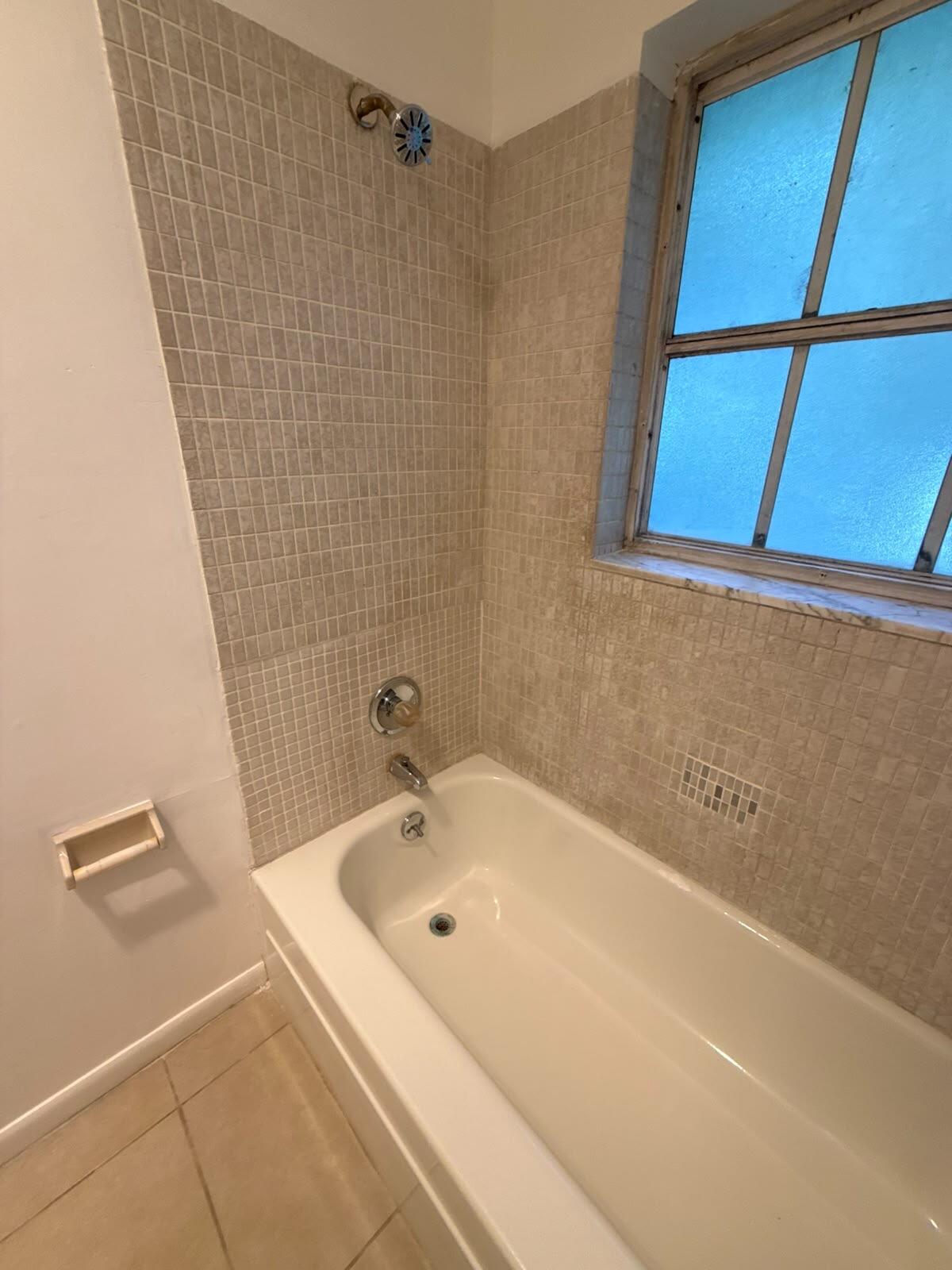 KENTWOOD OF WEDGEWOOD CONDO - Residential