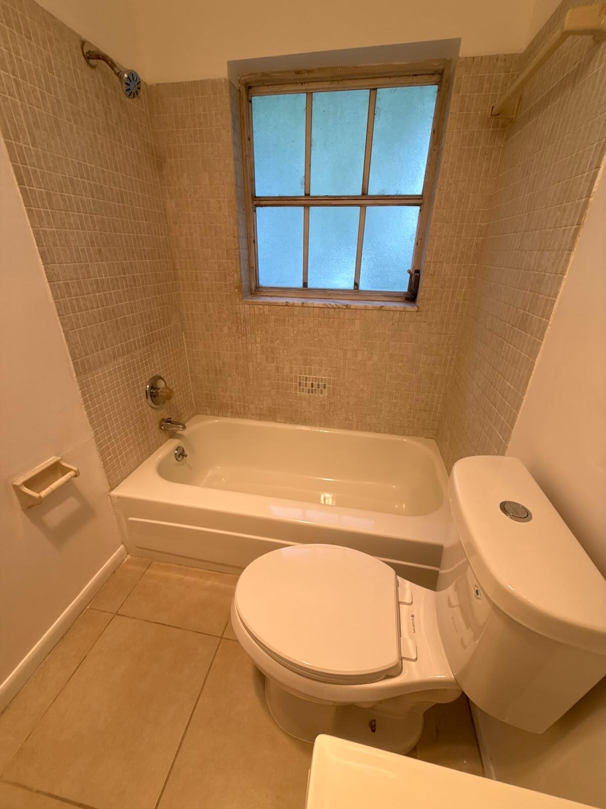 KENTWOOD OF WEDGEWOOD CONDO - Residential