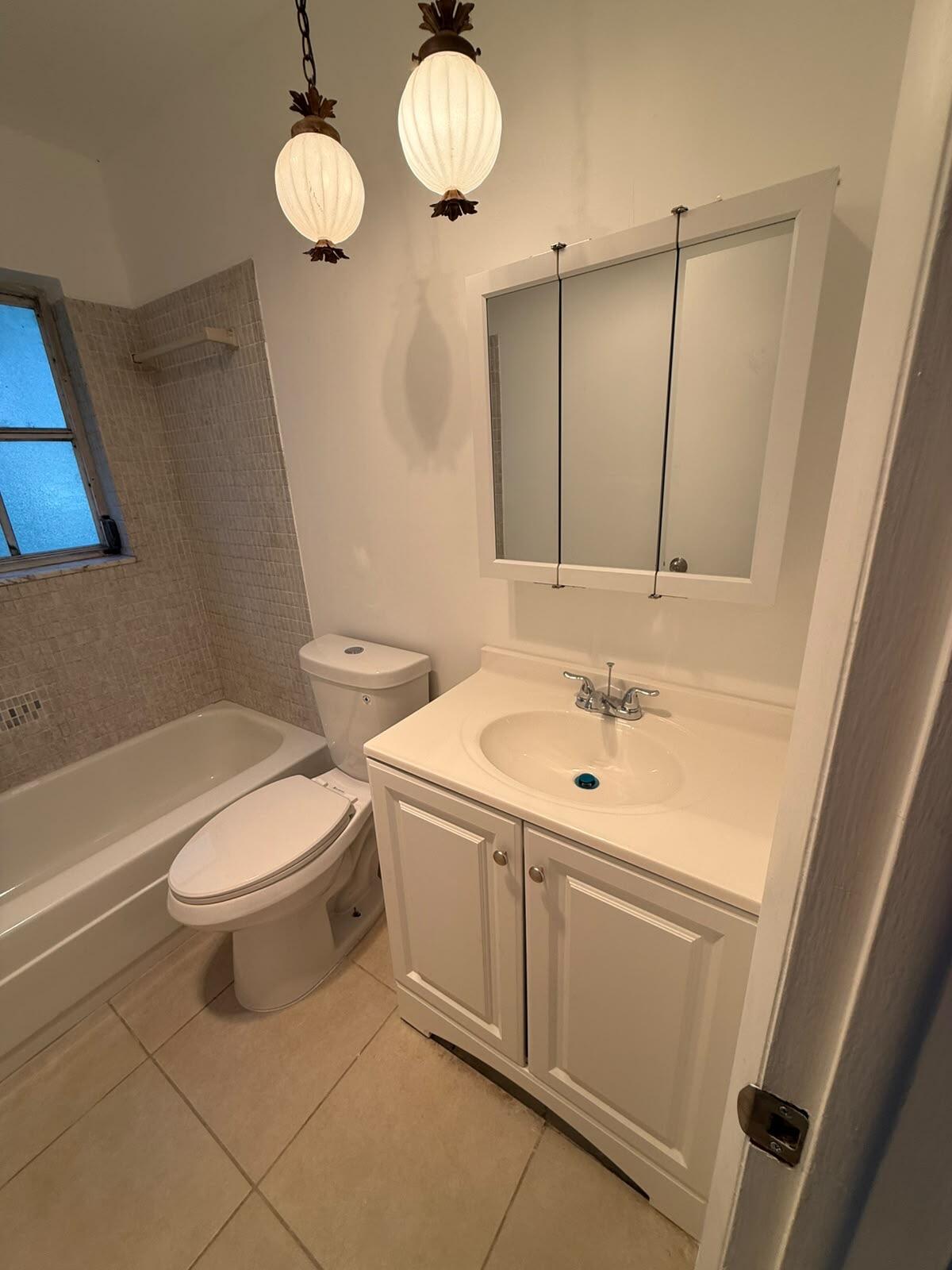 KENTWOOD OF WEDGEWOOD CONDO - Residential