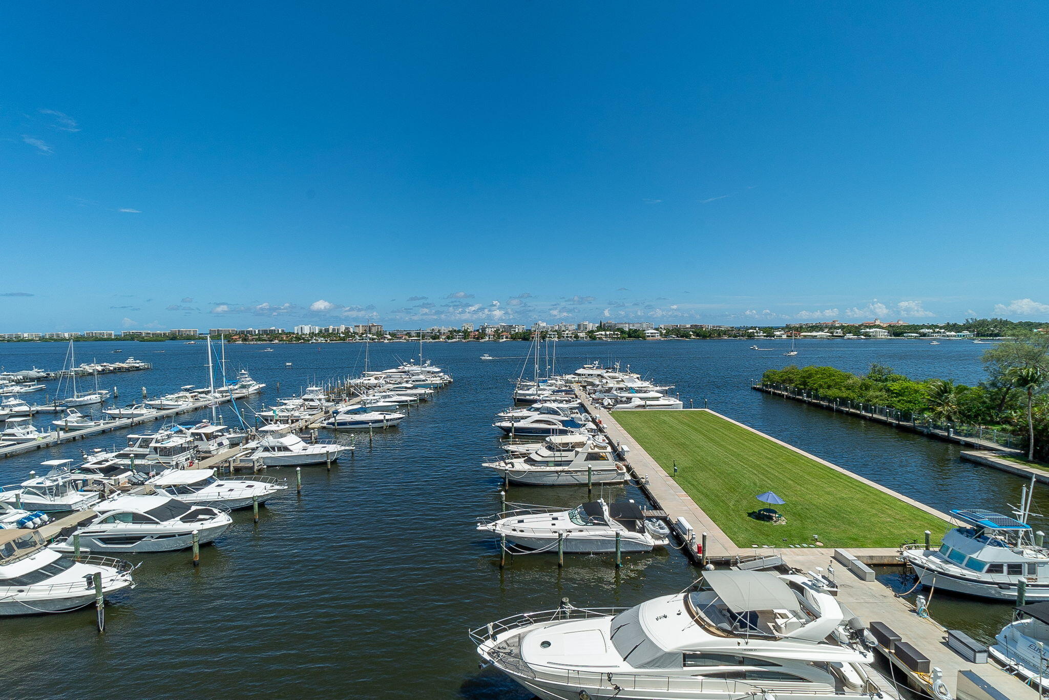 MOORINGS AT LANTANA CONDO 3 - Residential