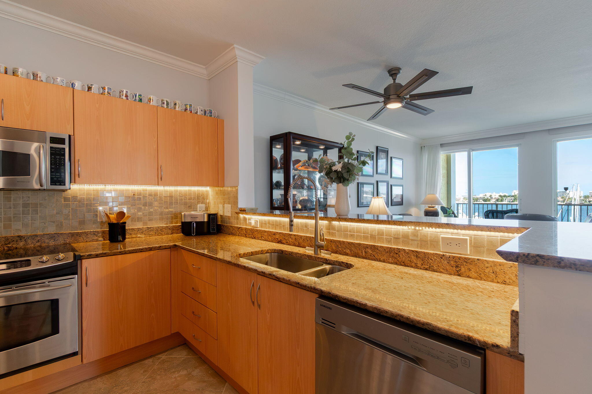 MOORINGS AT LANTANA CONDO 3 - Residential