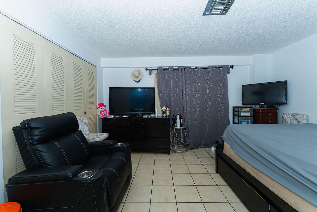 EL BOSQUE AT LITTLE HAVANA CONDO - Residential
