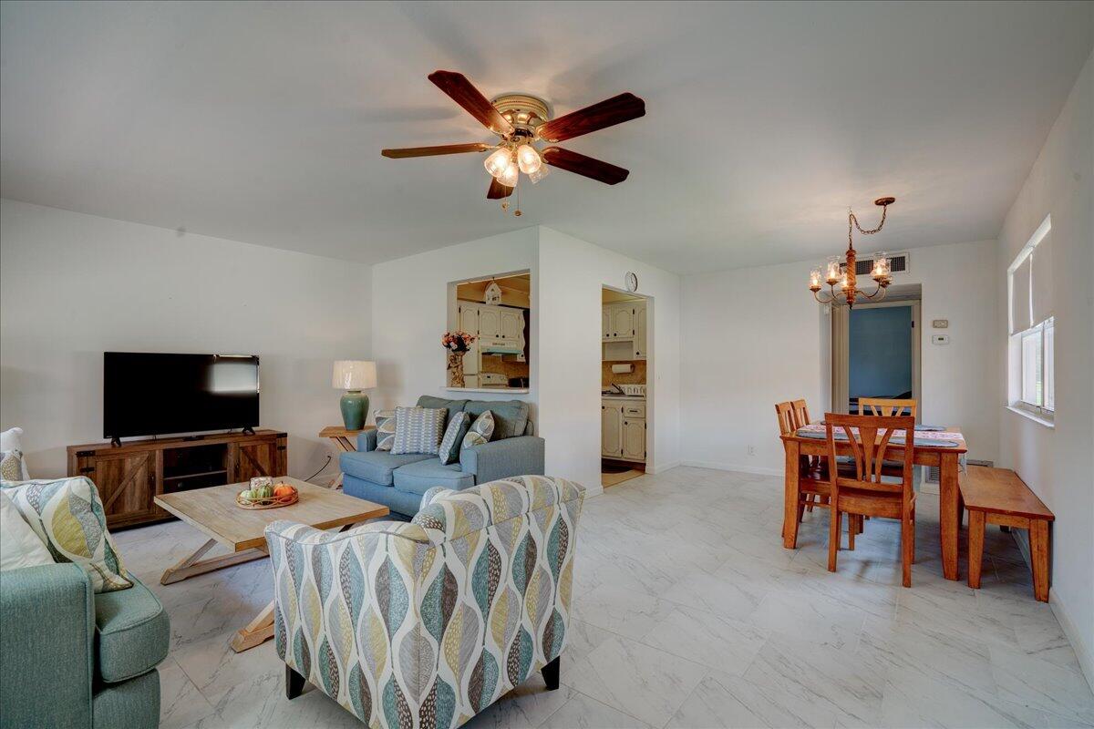 KINGS POINT SAXONY CONDOS - Residential
