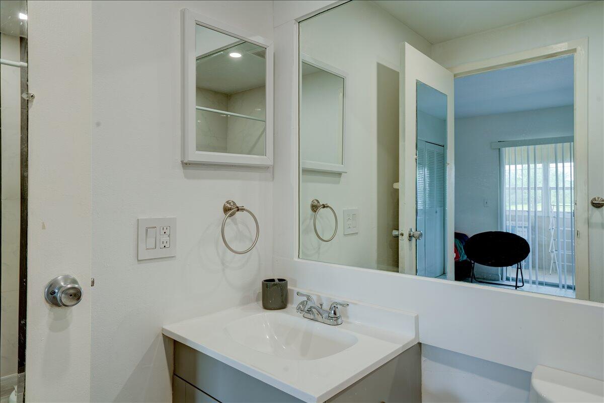 KINGS POINT SAXONY CONDOS - Residential