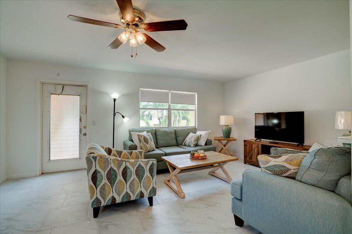 KINGS POINT SAXONY CONDOS - Residential