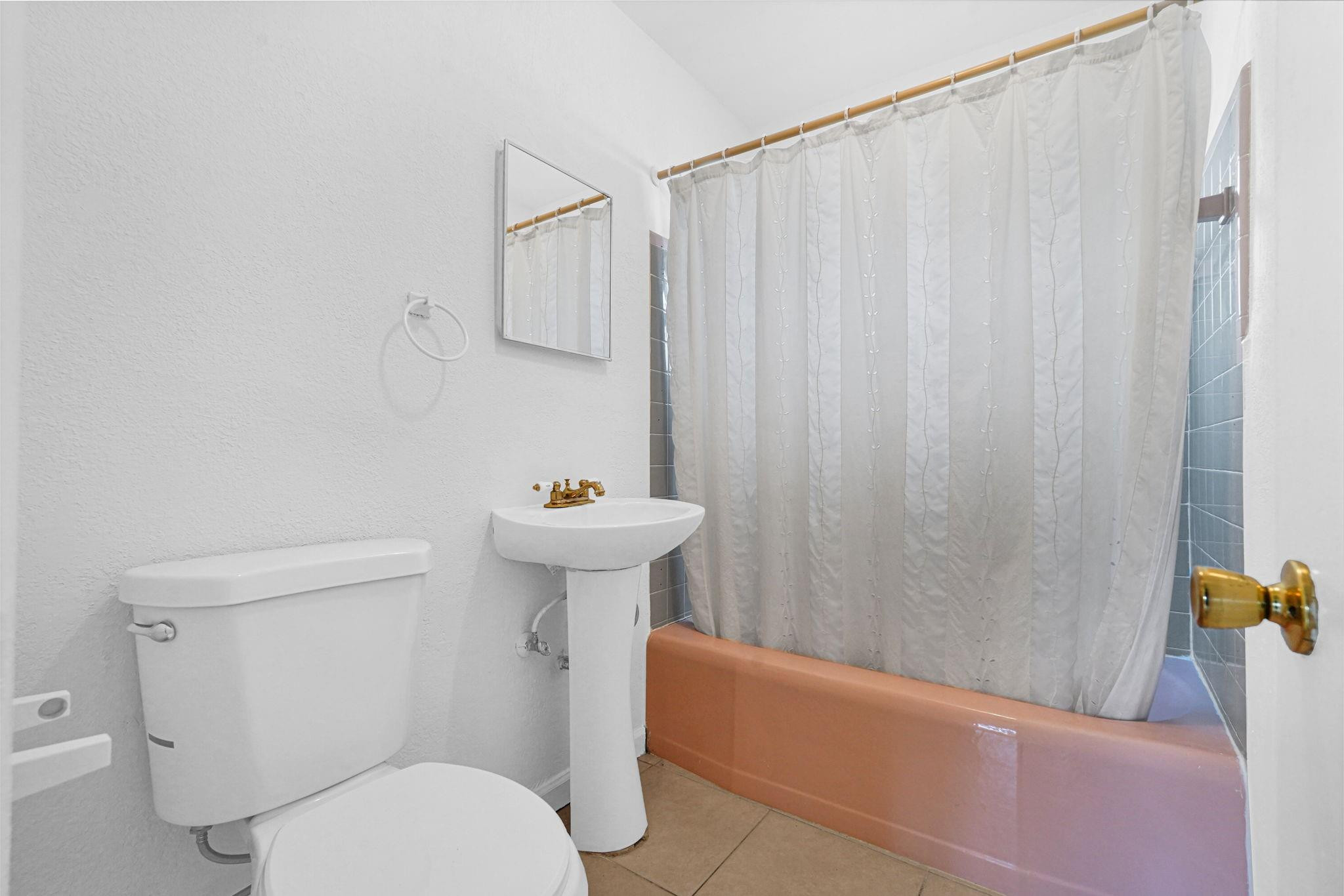 NORTH ANDREWS GARDENS 2ND ADD - Residential