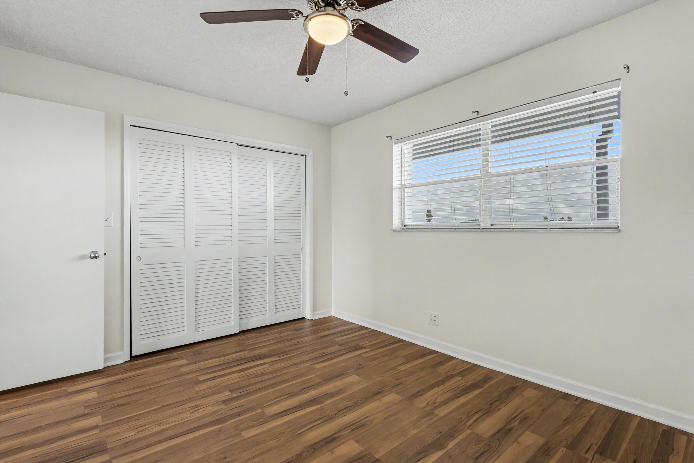 SPACIOUS RENOVATED CONDO IN THE SOUGHT AFTER HILLCREST COMMUNITY.COME ENJOY BRIGHT CLEAN UNIT THAT HAS A STYLISH KITCHEN WITH GRANITE COUNTERTOPS, STAINLESS STEEL APPLIANCES EVEN A DOUBLE WINDOW FOR MORE NATURAL LIGHT. WOOD LIKE FLOORS AND PORCELAIN TILES THROUGHOUT THE UNIT.AMPLE CLOSET SPACE, UPDATED BATHS.THE EXPANSIVE PRIMARY SUITE FEATURES A WALK IN CLOSET AND ACCESS TO THE OVERSIZED BALCONY WITH PEACEFUL GARDEN VIEWS, A ALL AGES COMPLEX, INVESTORS FRIENDLY, HAS ASSIGNED PARKING SPOT. WELL KEPT AMENITIES:, FITNESS CENTER, HEATED POOL FOR ALL YEAR ROUND ENJOYMENT,SCENIK PARK WALKING PATHS,LAUNDRY ROOM , EXTRA STORAGE,CLUB HOUSE , GUEST PARKING. MINUTES TO AIRPORTS AND PORTS,HOLLYWOOD BEACH,HARD ROCK CASINO, ROCK STADIUM , SHOPS, DINING.CONVENIENTLY LOCATED TO I-95, TURNPIKE , HOSPITALS NEW ROOF, 40 YEARS INSPECTION PASSED, Lovely, safe quiet neighborhood near Hollywood Police Station