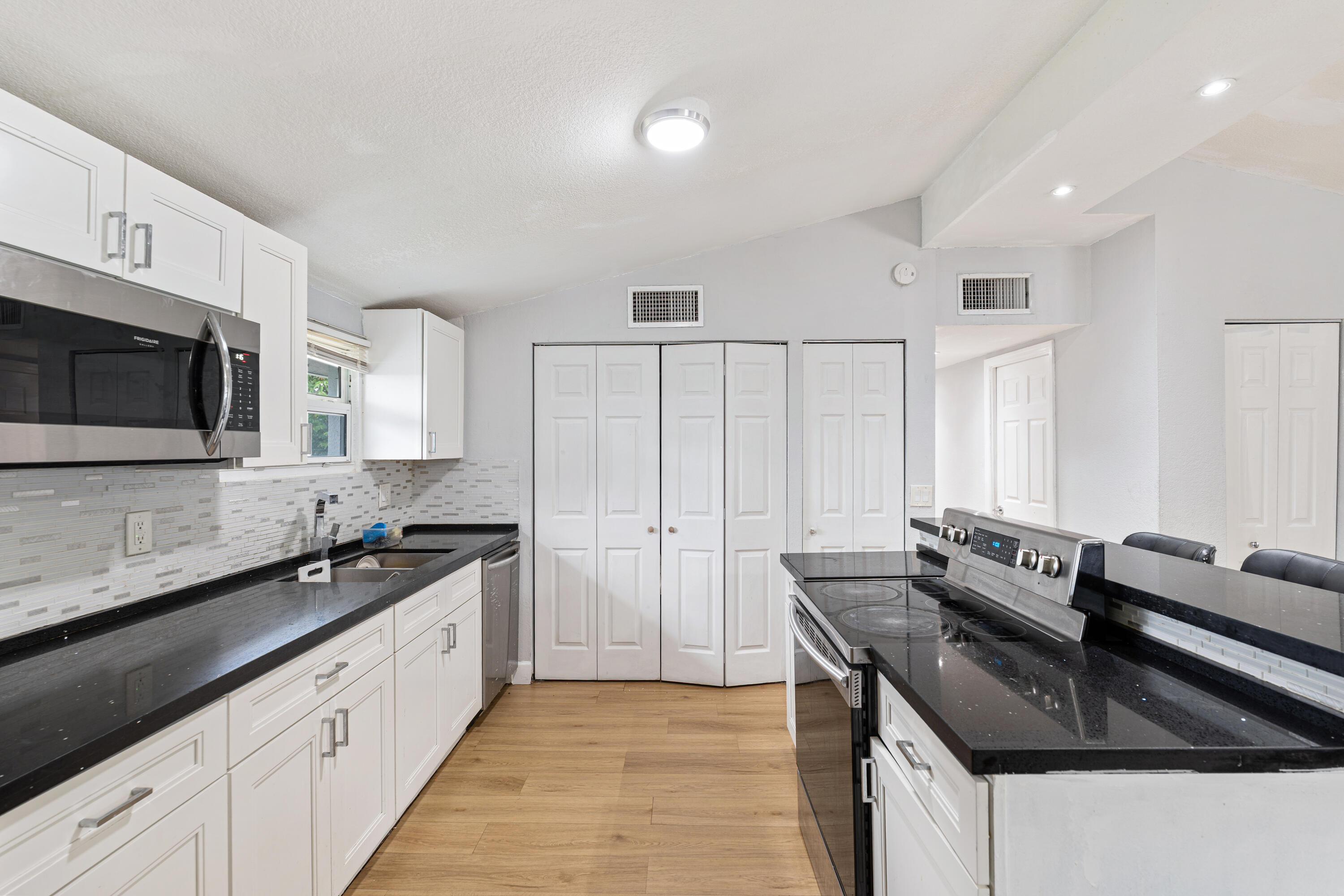 SEMINOLE MANOR 2 - Residential