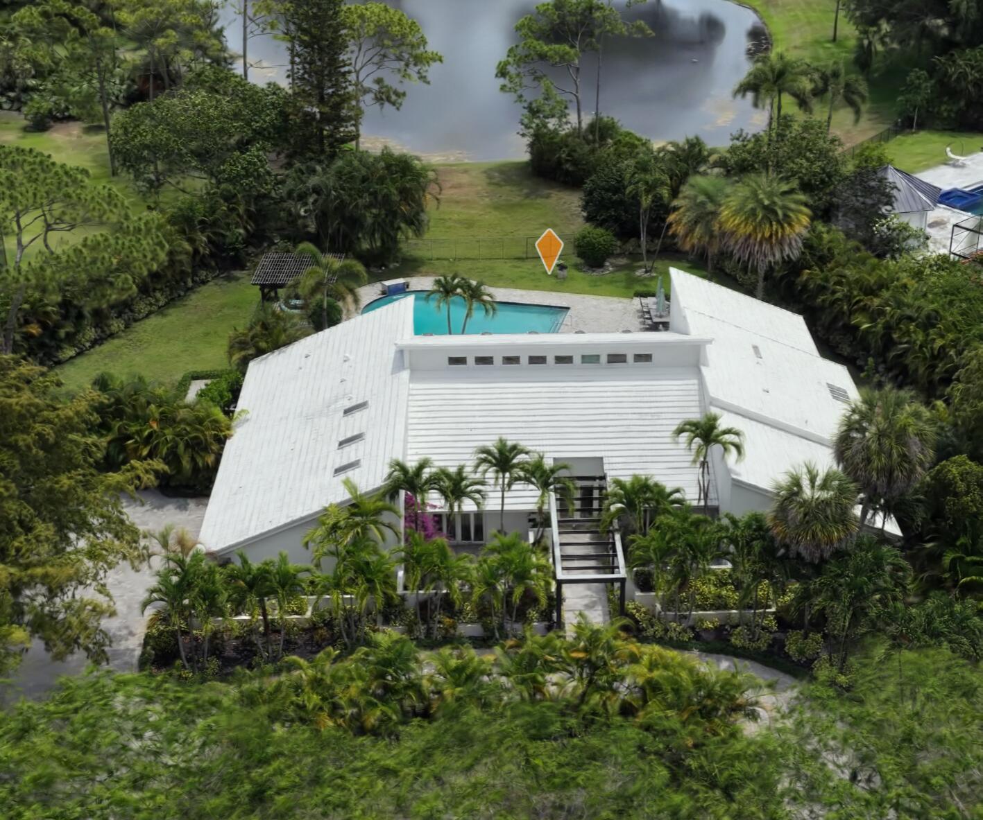 ESTATES III THE - Residential