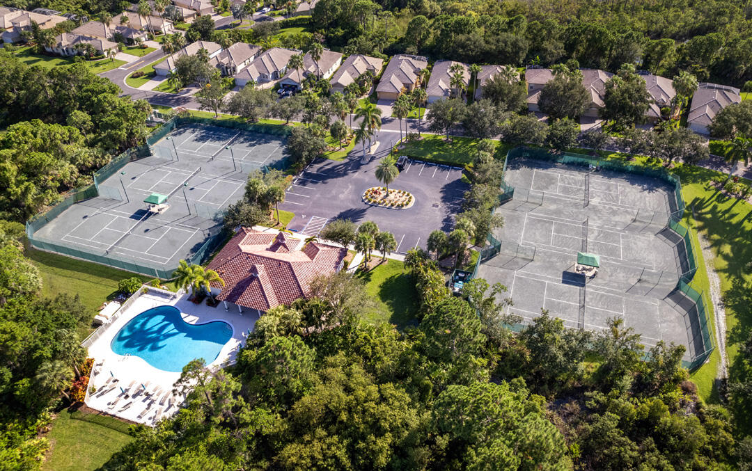 JENSEN BEACH COUNTRY CLUB - Residential