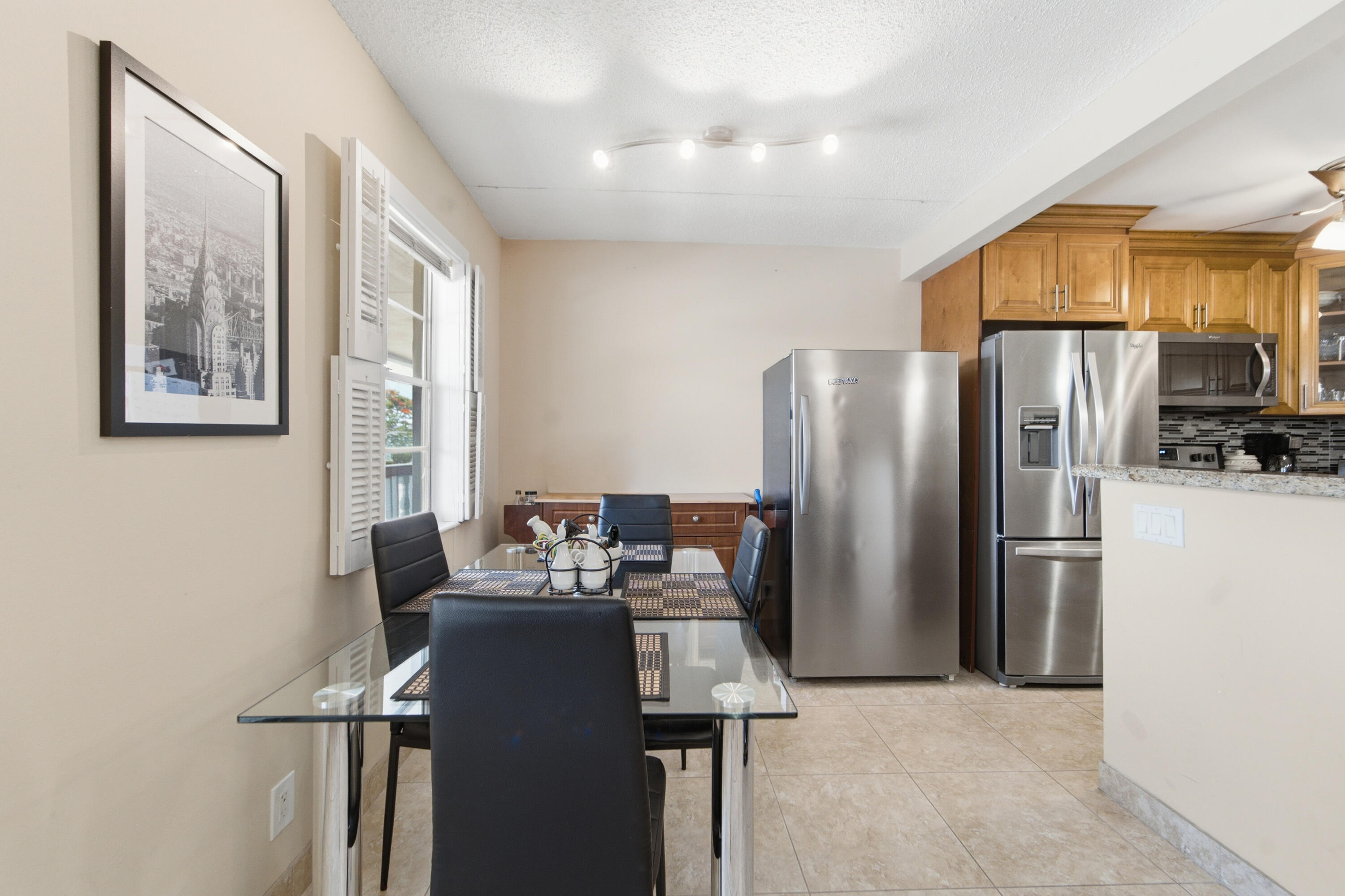 KENT CONDOS - Residential