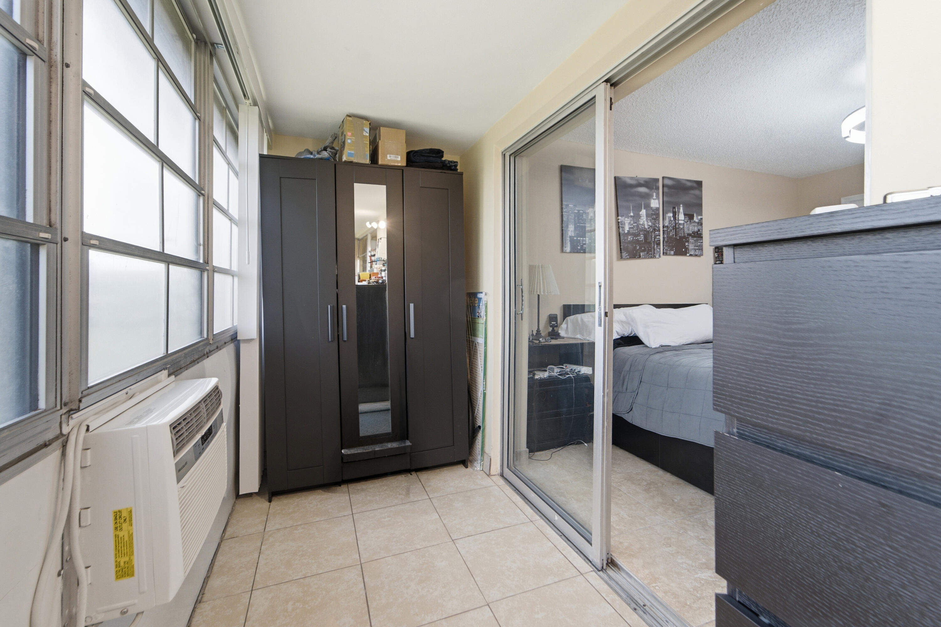 KENT CONDOS - Residential