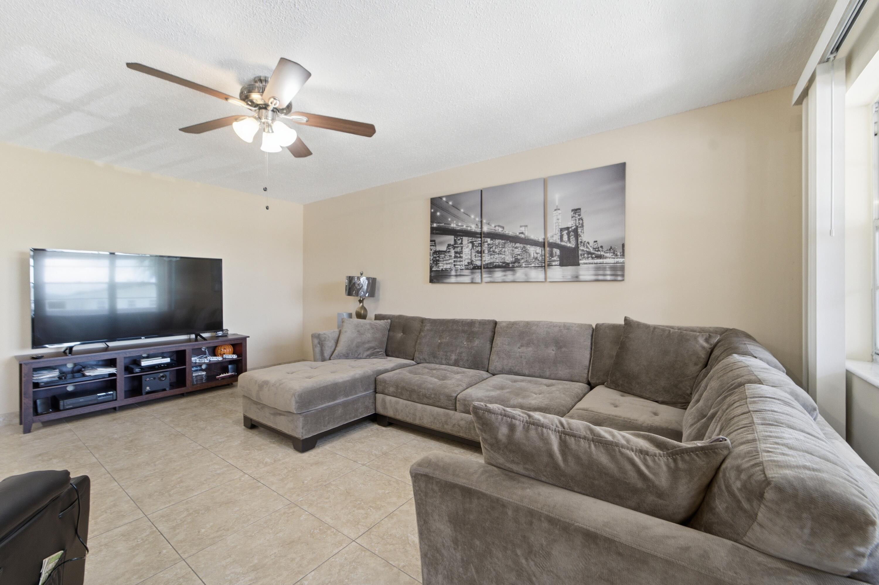 KENT CONDOS - Residential