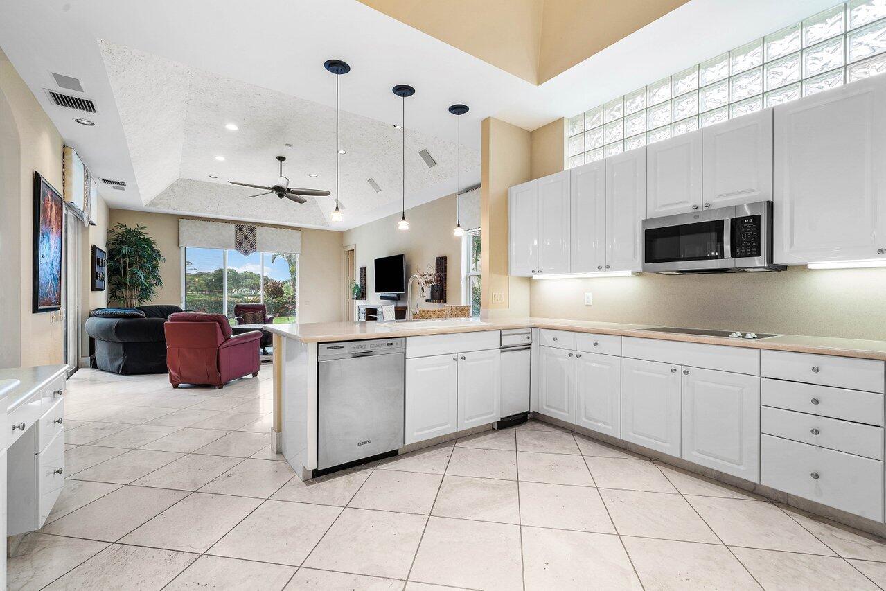 GOLF VILLAGE AT ADMIRALS COVE PAR B - Residential