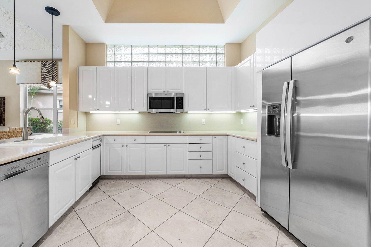 GOLF VILLAGE AT ADMIRALS COVE PAR B - Residential