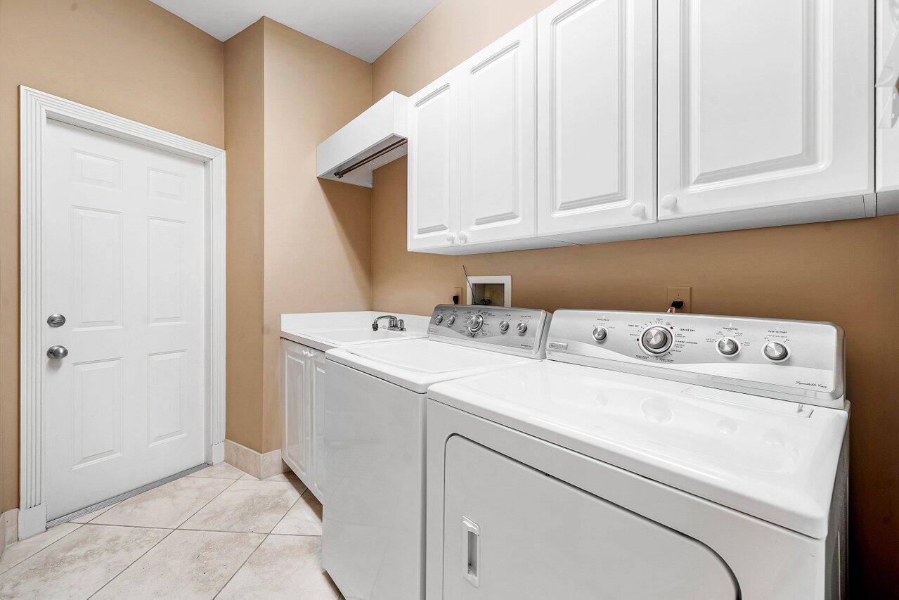 GOLF VILLAGE AT ADMIRALS COVE PAR B - Residential