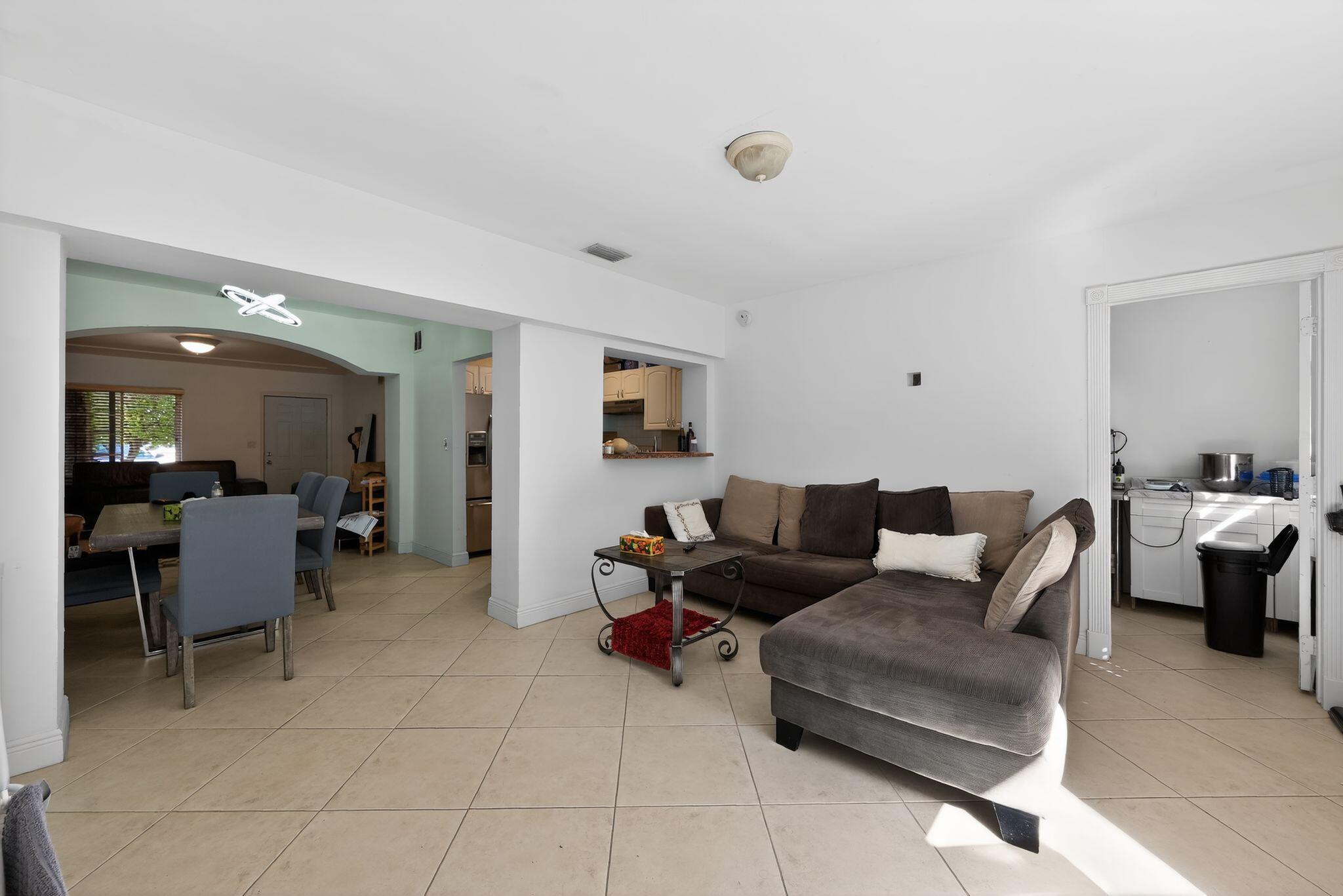 ISLE OF NORMANDY MIAMI VIEW SEC - Residential