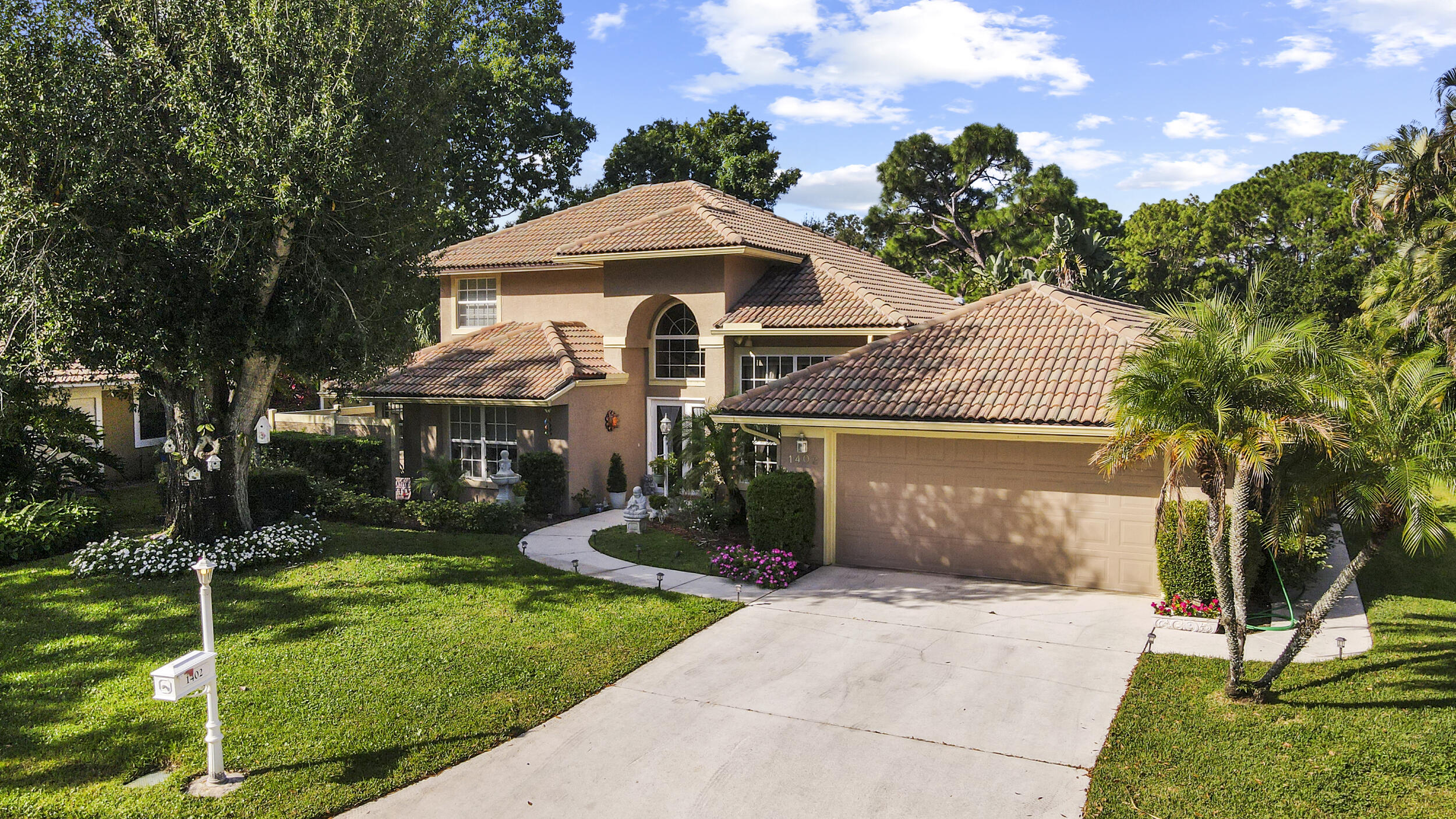 Country Club Estates - Residential