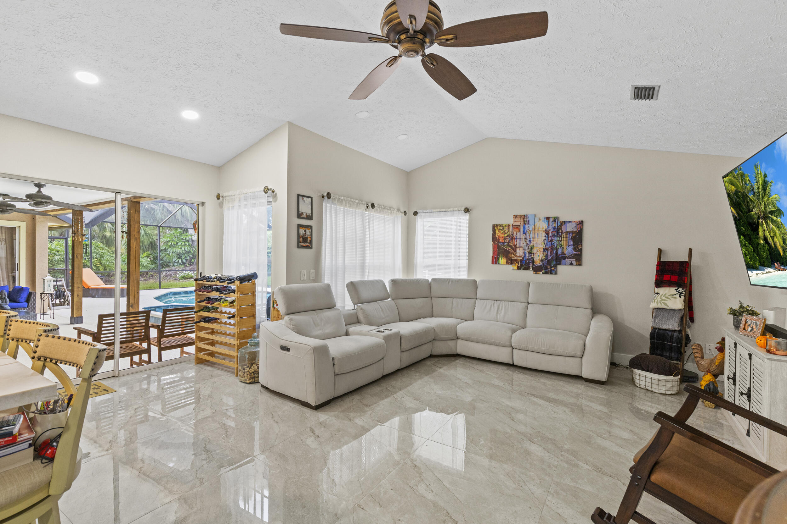 Country Club Estates - Residential