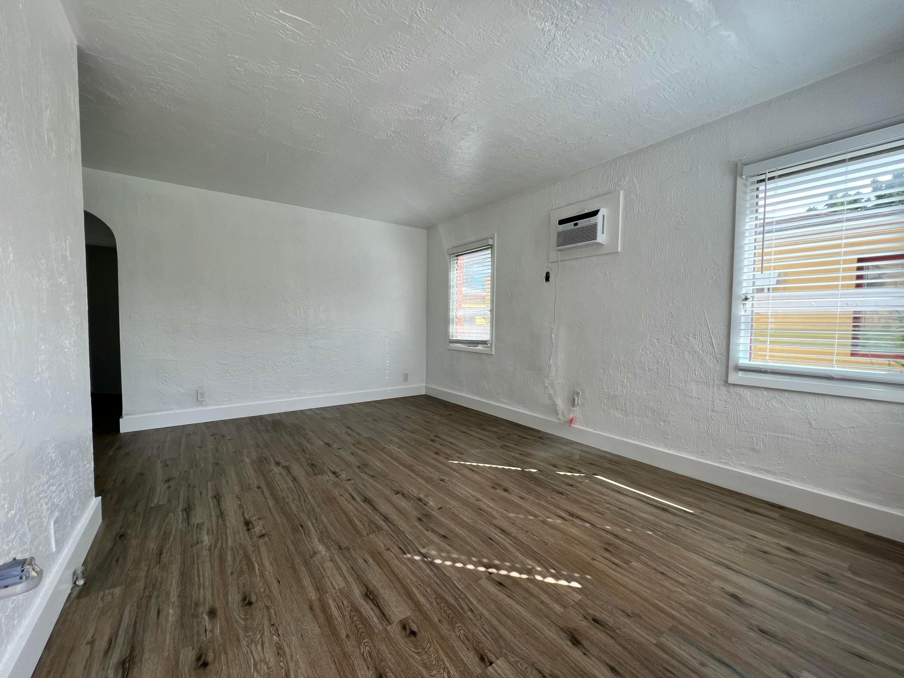 Hollywood South Side Add - Residential Lease