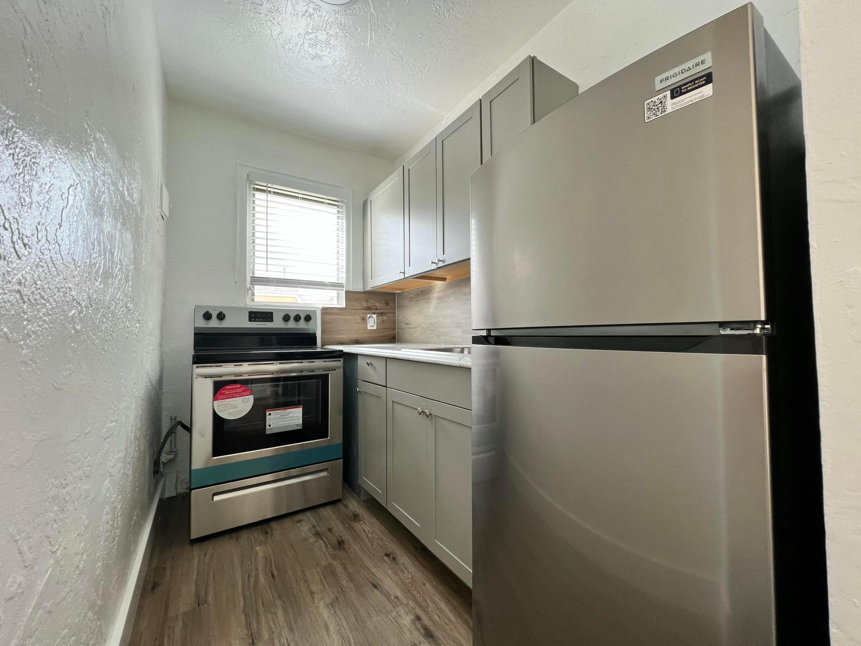 Hollywood South Side Add - Residential Lease