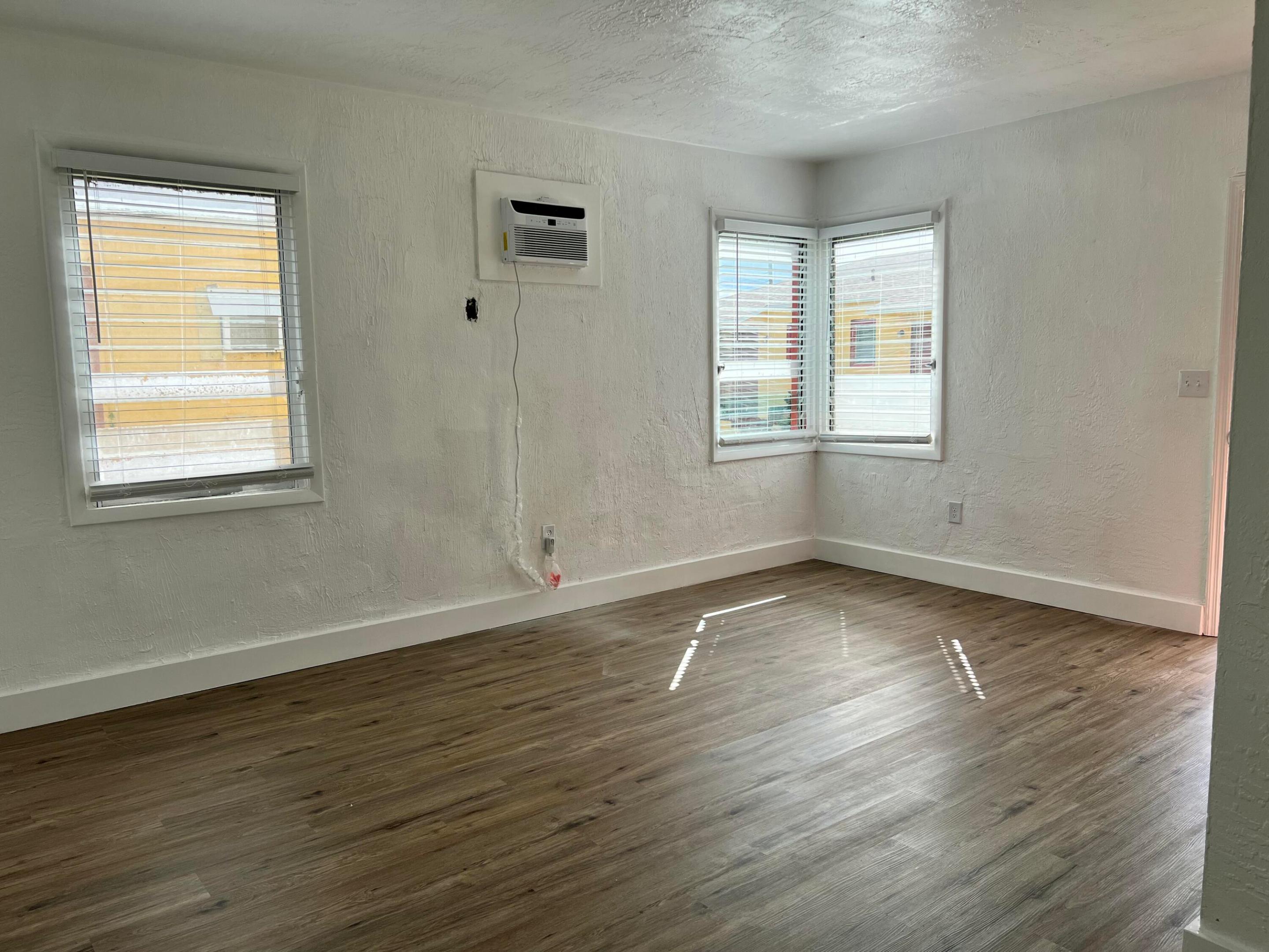 Hollywood South Side Add - Residential Lease