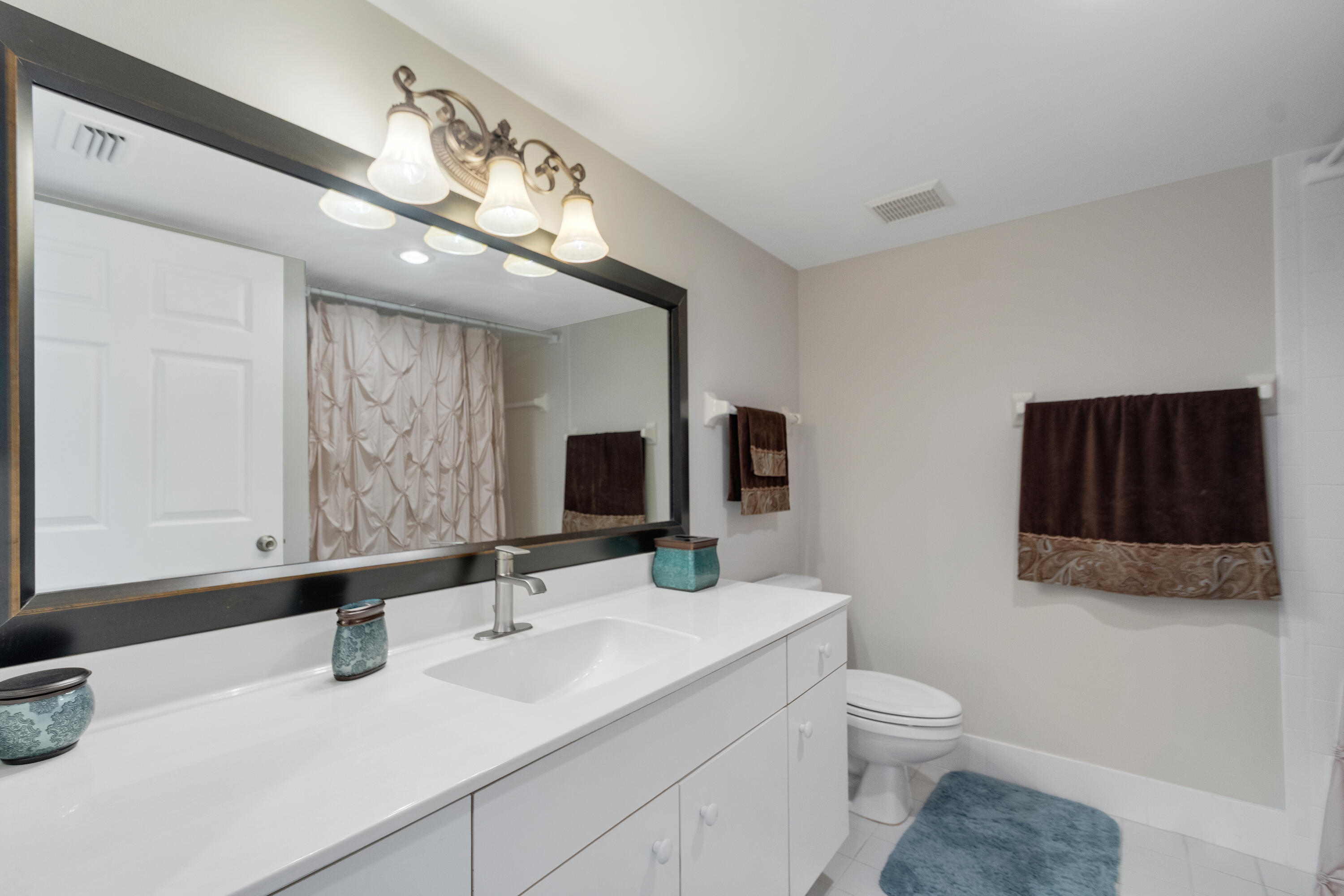 GROVE ISLE EAST CONDOMINIUM - Residential