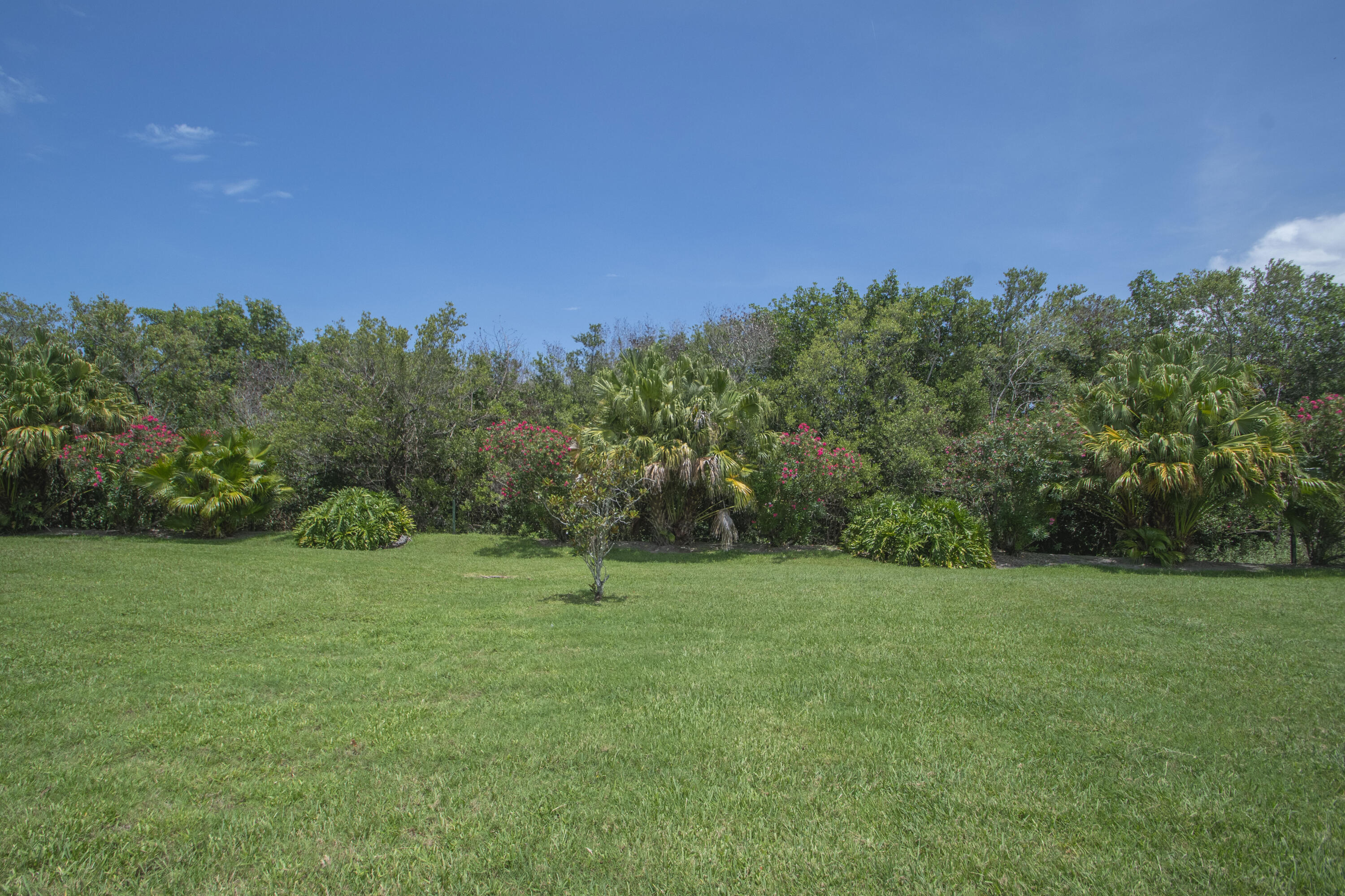 GROVE ISLE EAST CONDOMINIUM - Residential